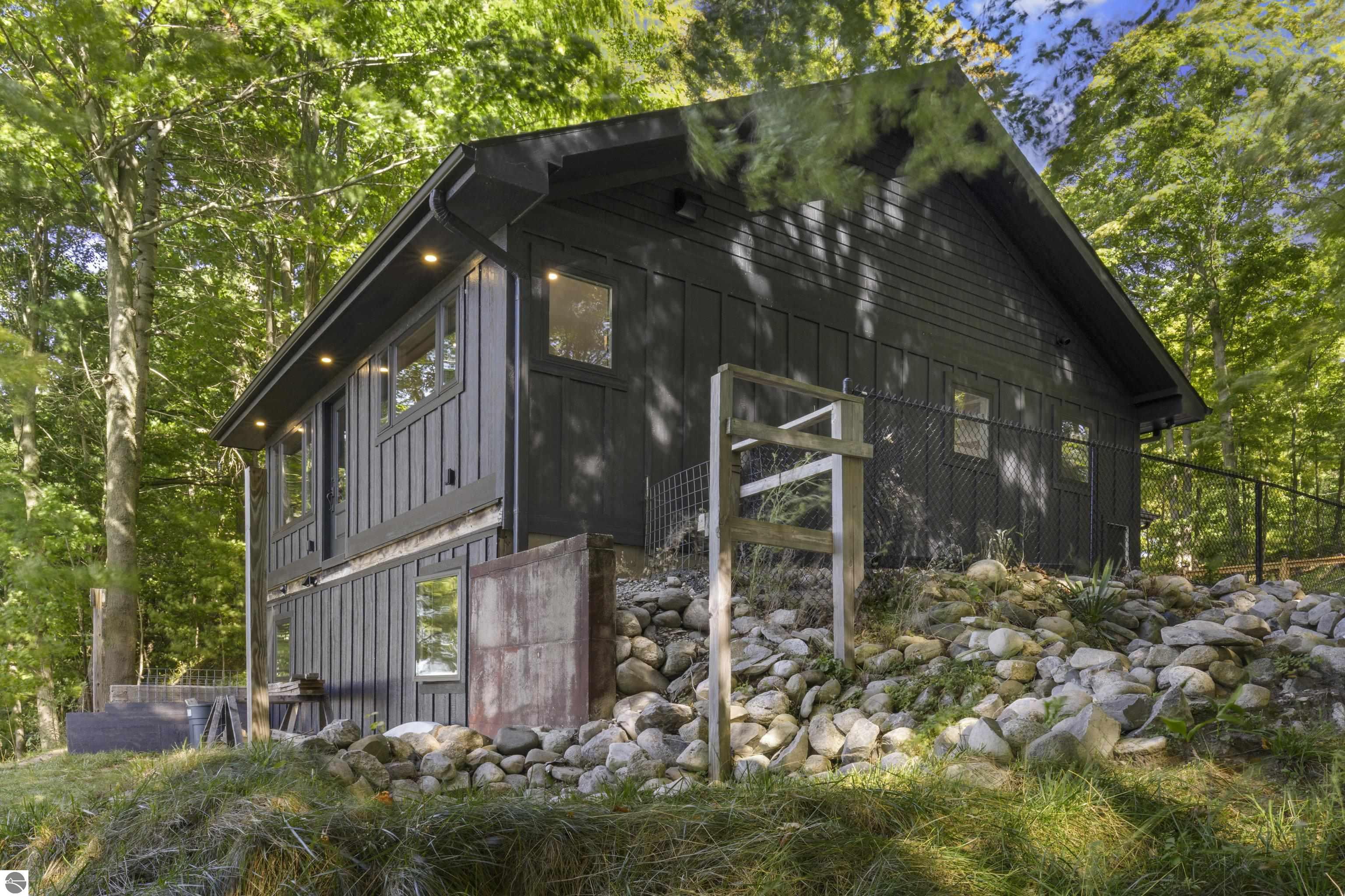 7542 Crystal Drive