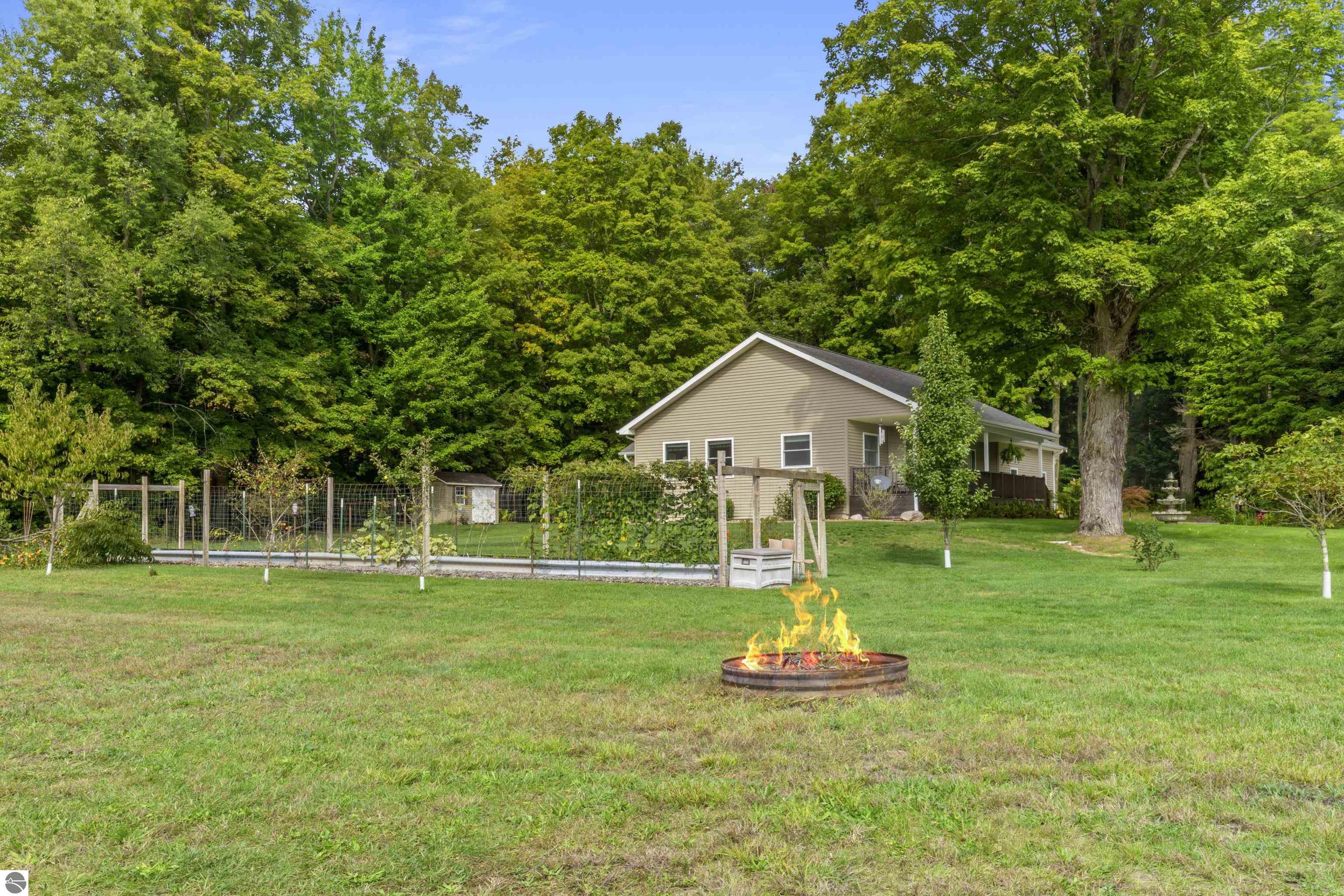 7686 Indian Hill Road