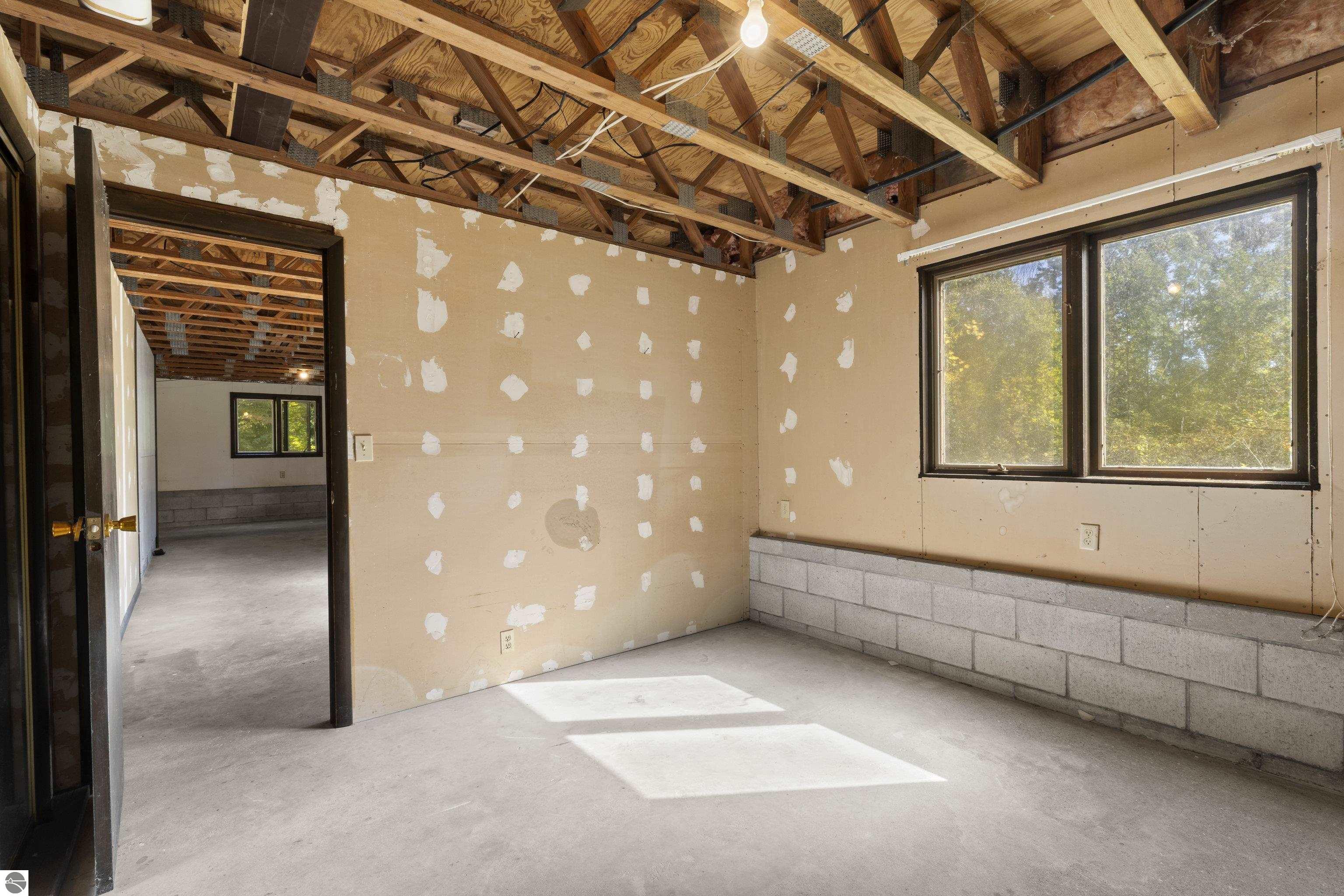 4477 Mollineaux Road