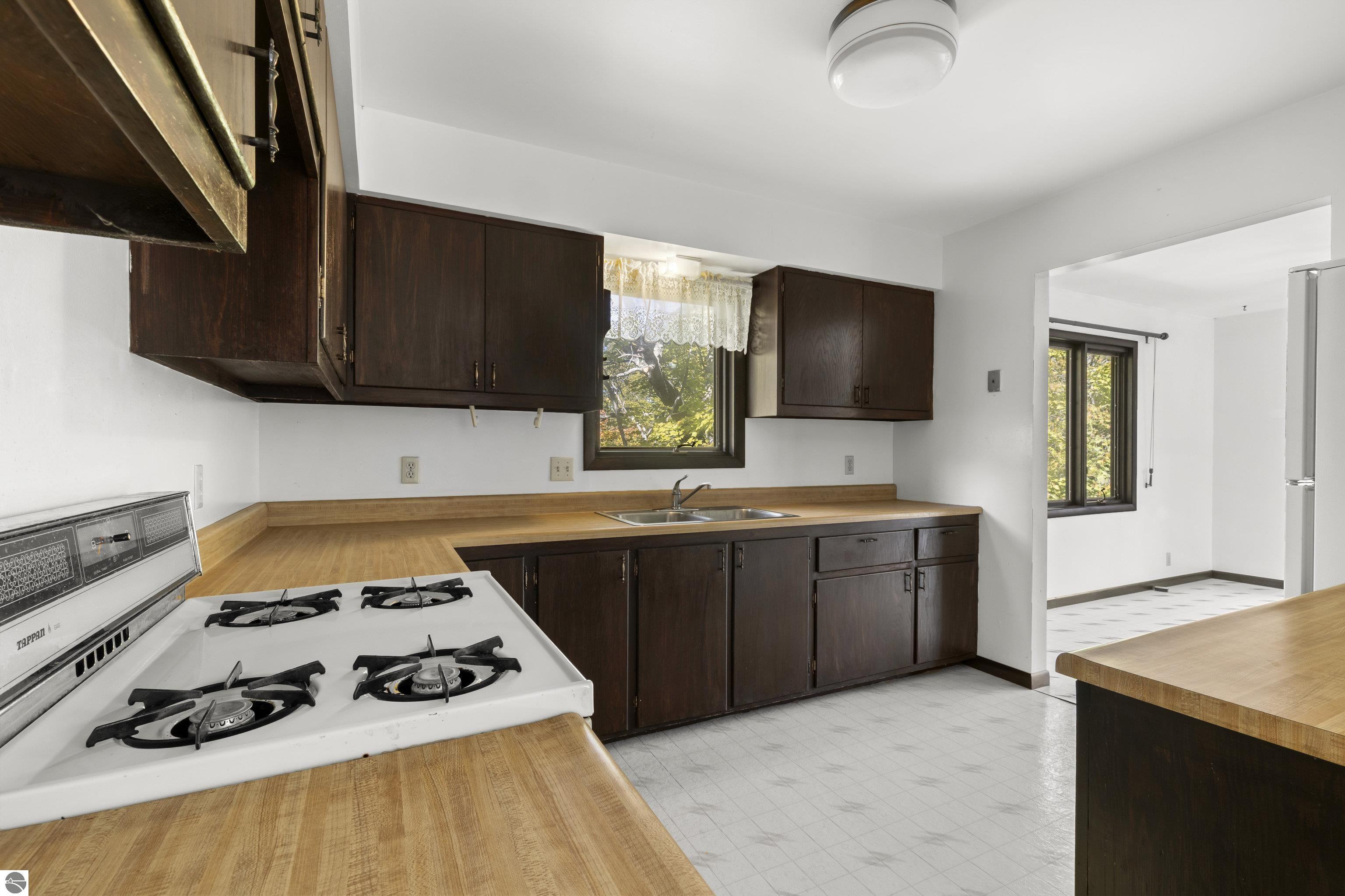 4477 Mollineaux Road