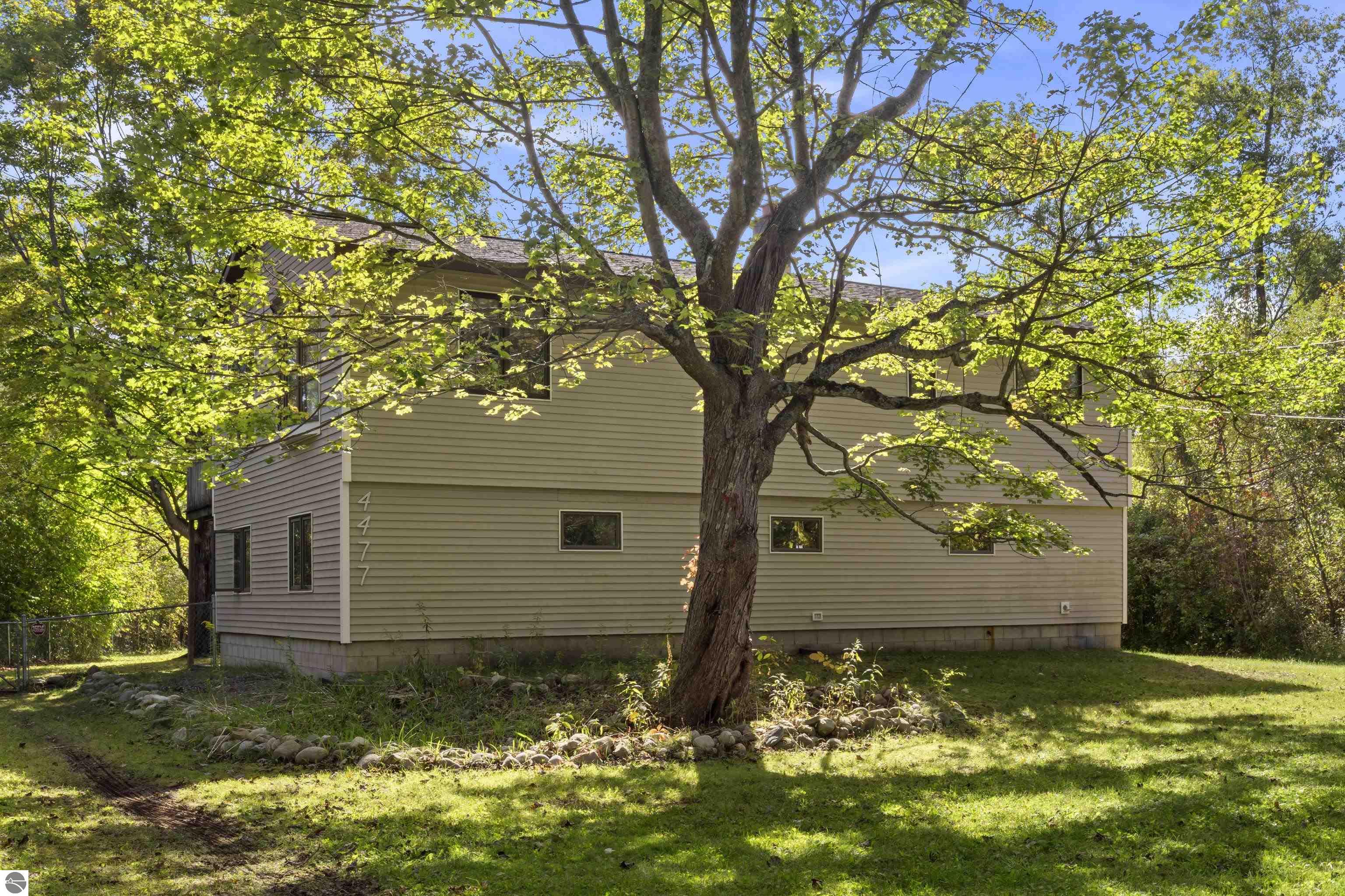 4477 Mollineaux Road