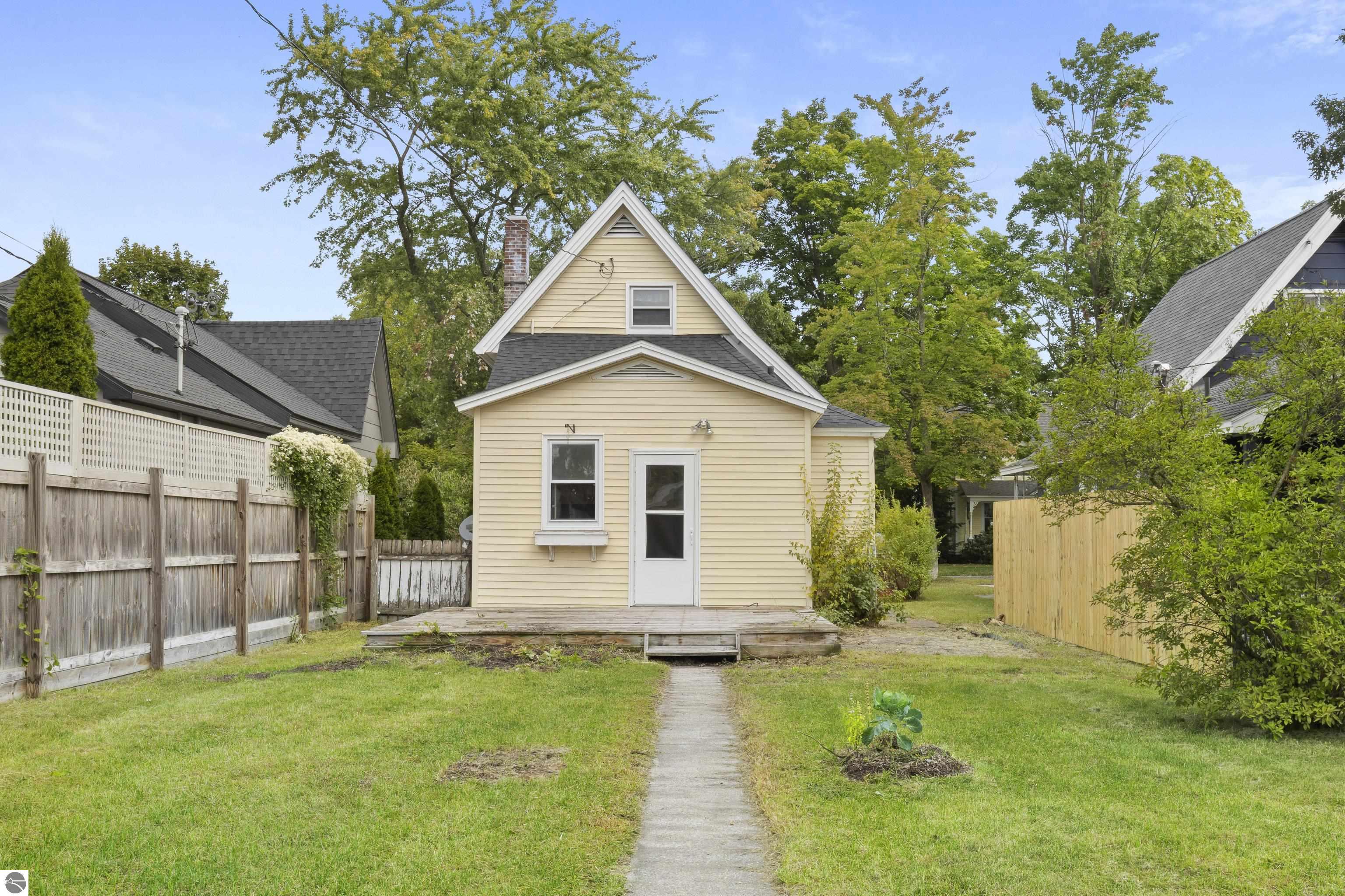 242 E Tenth Street