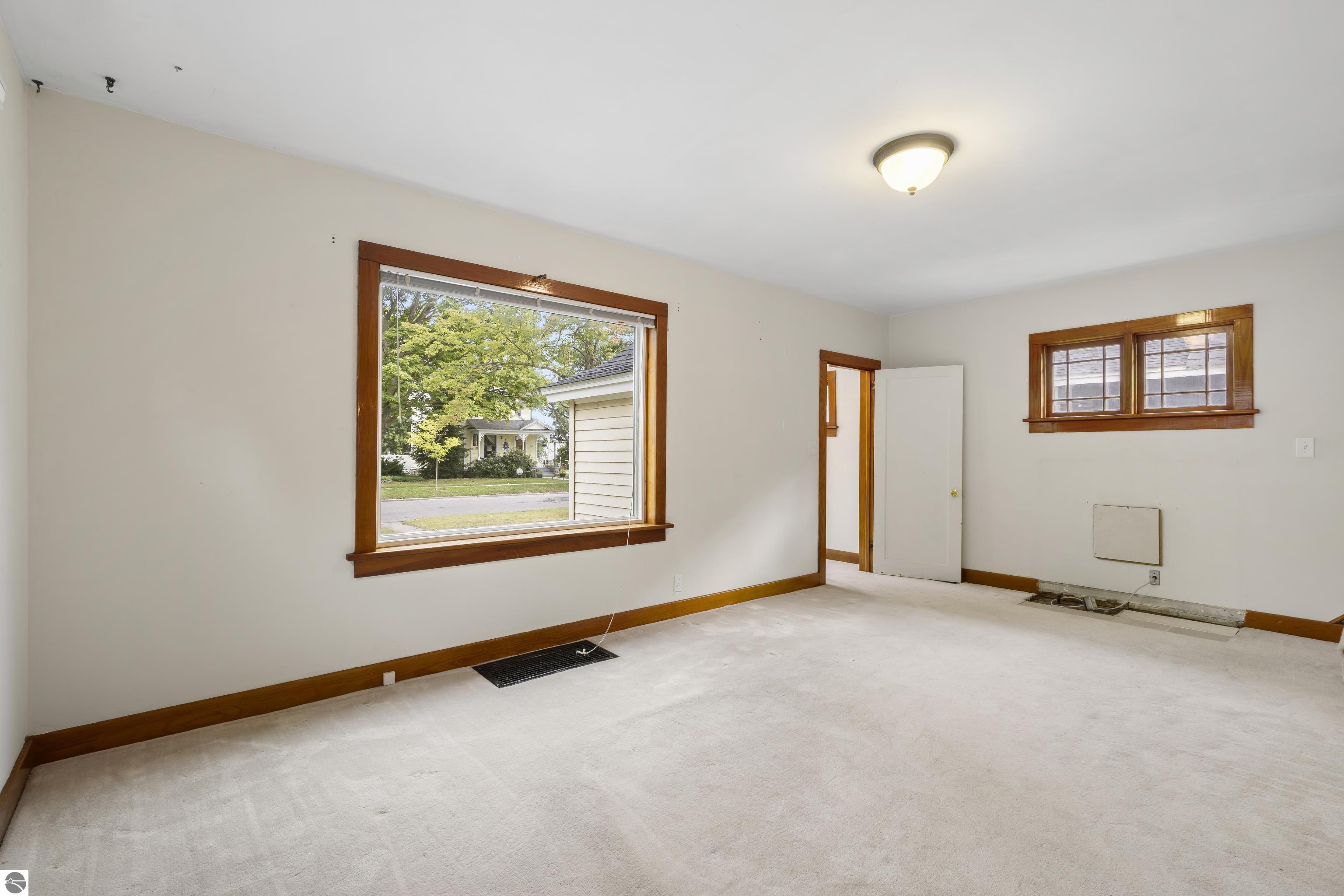242 E Tenth Street