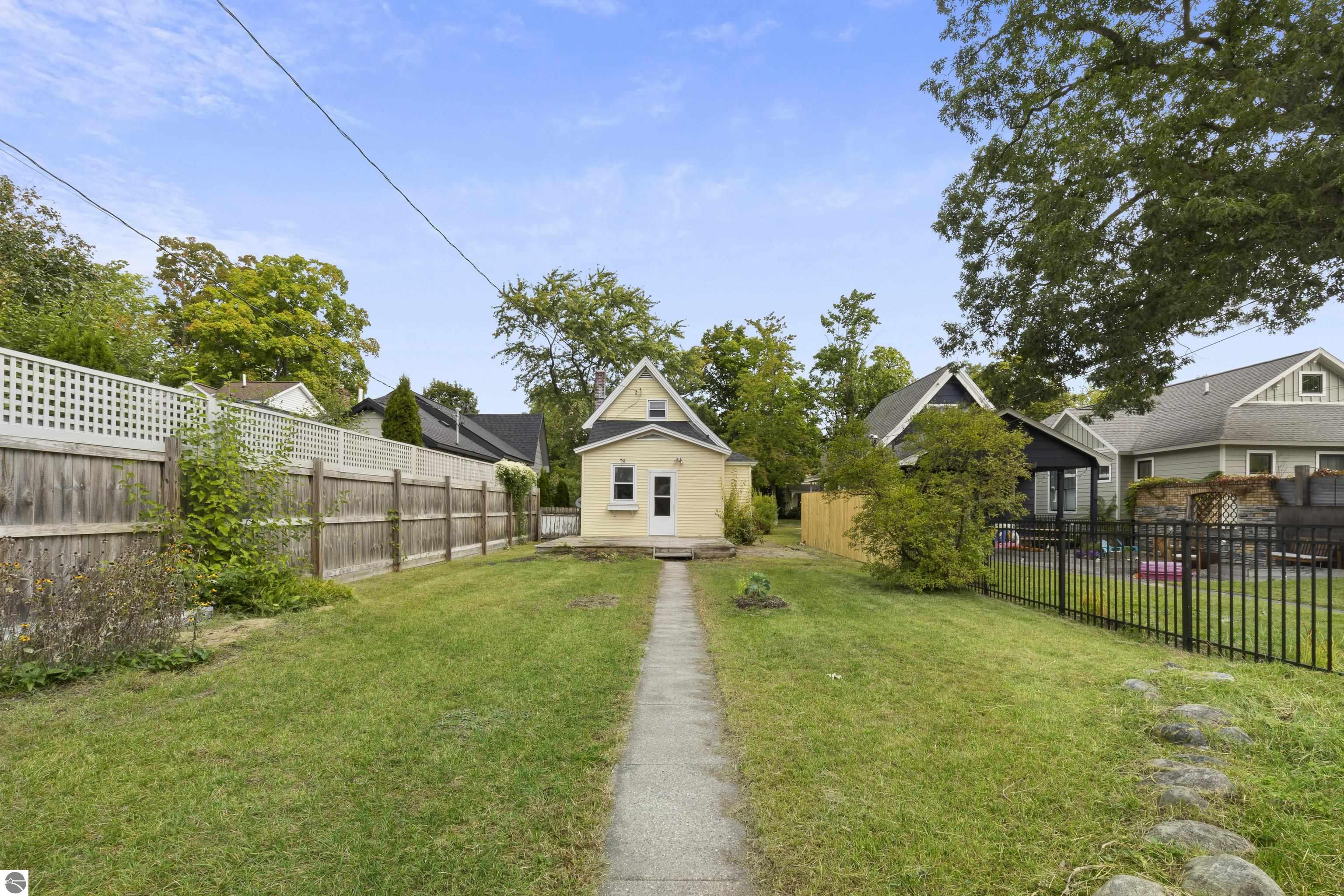 242 E Tenth Street