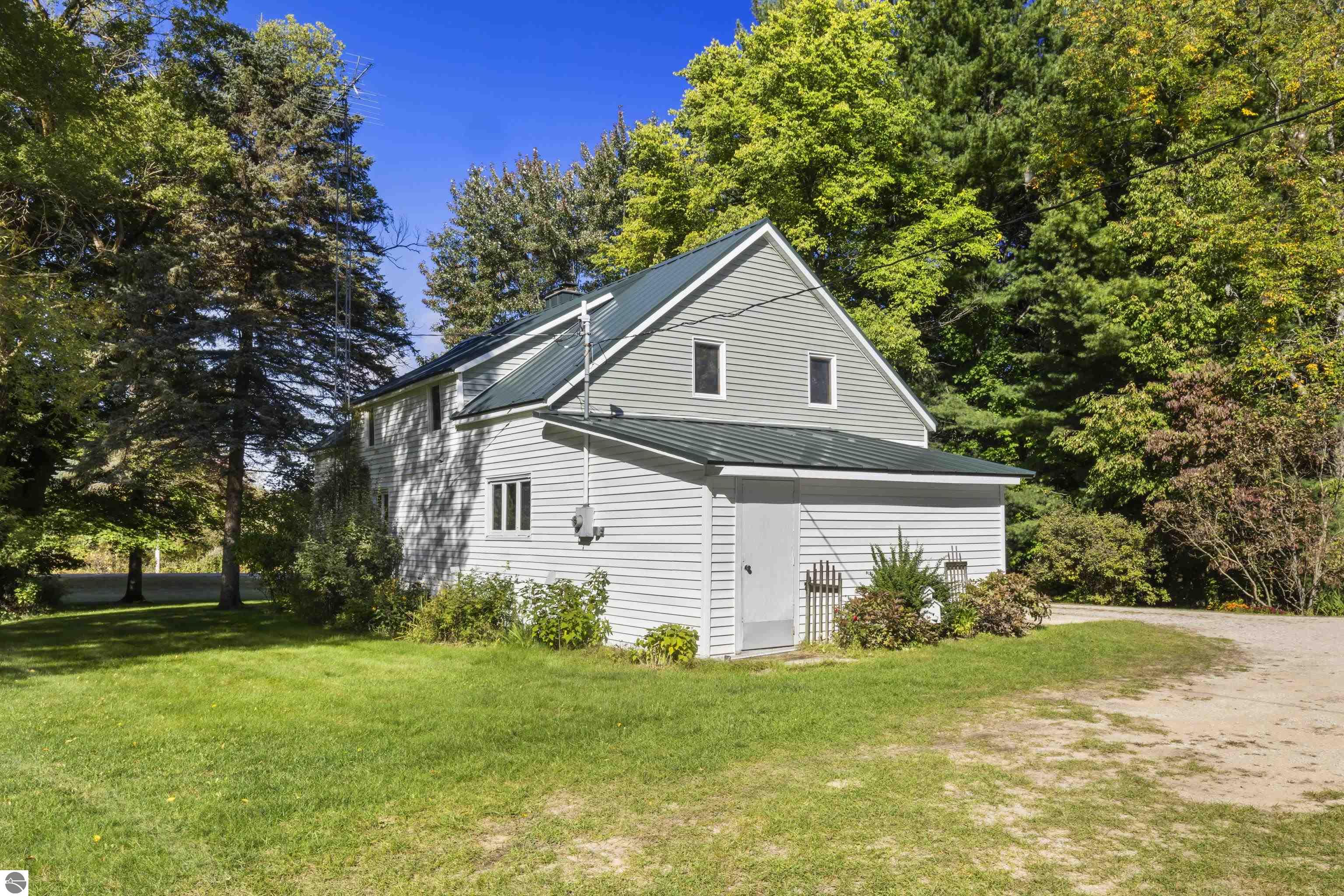 2683 Forrest Road