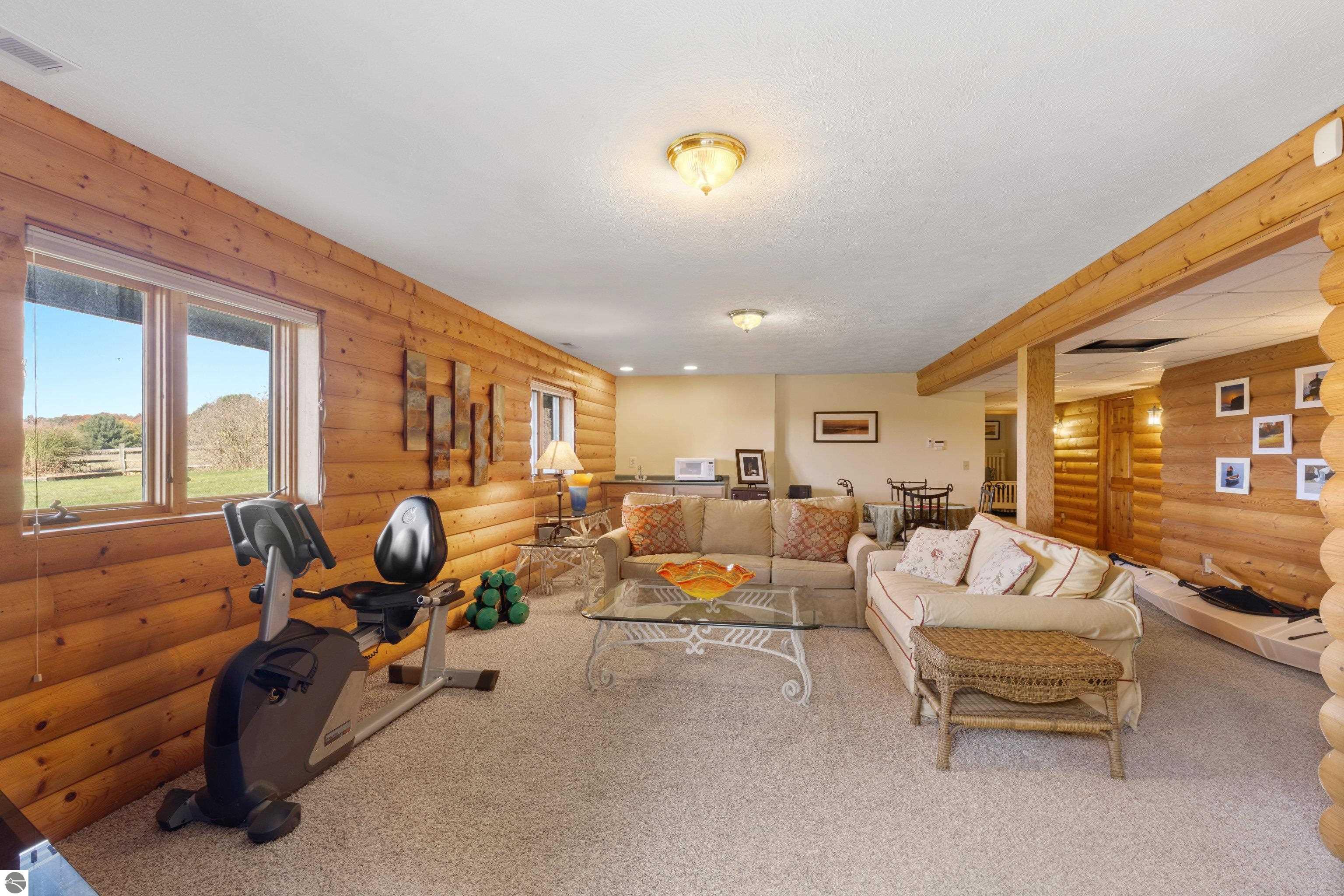 8505 Fairway Drive