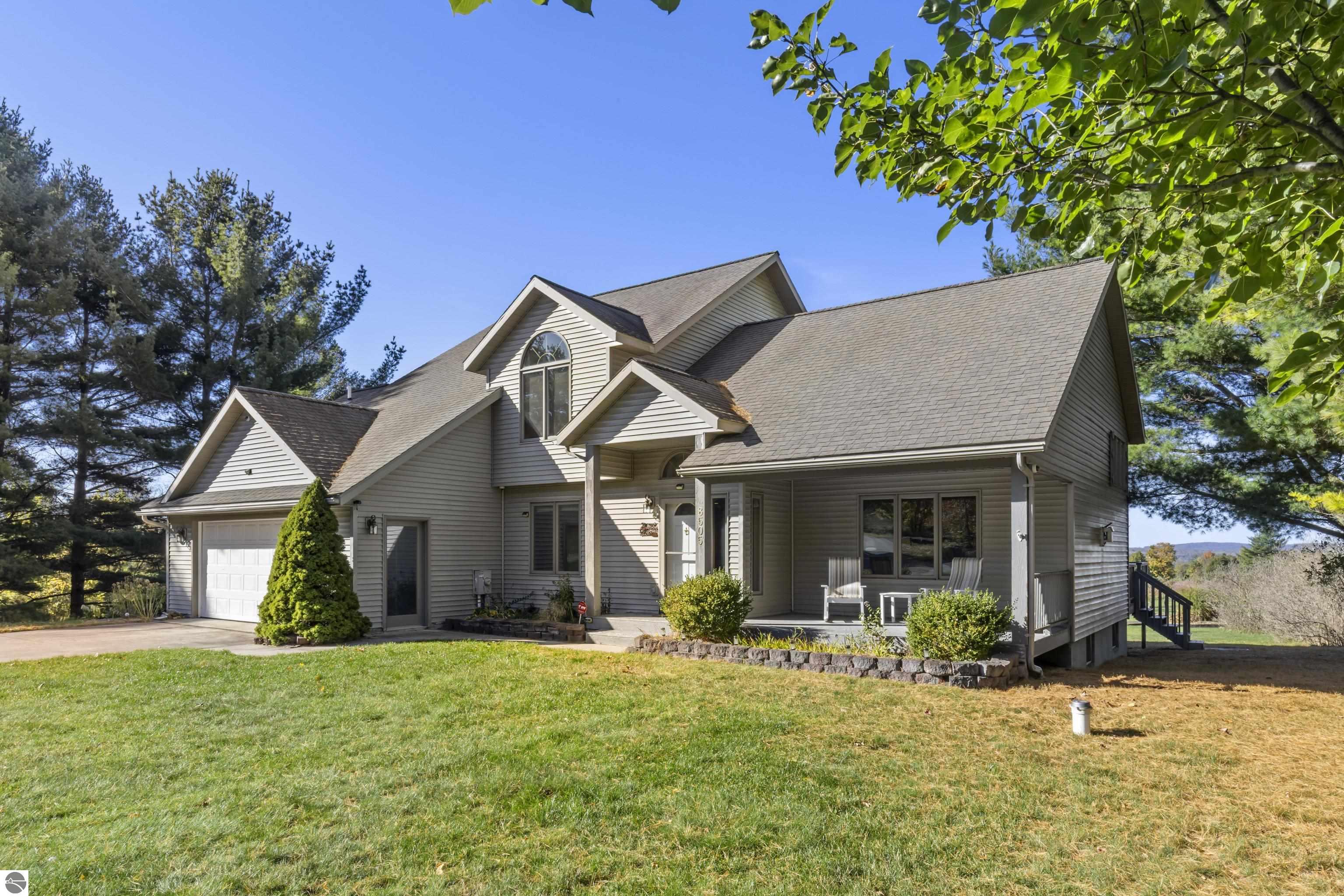 8505 Fairway Drive