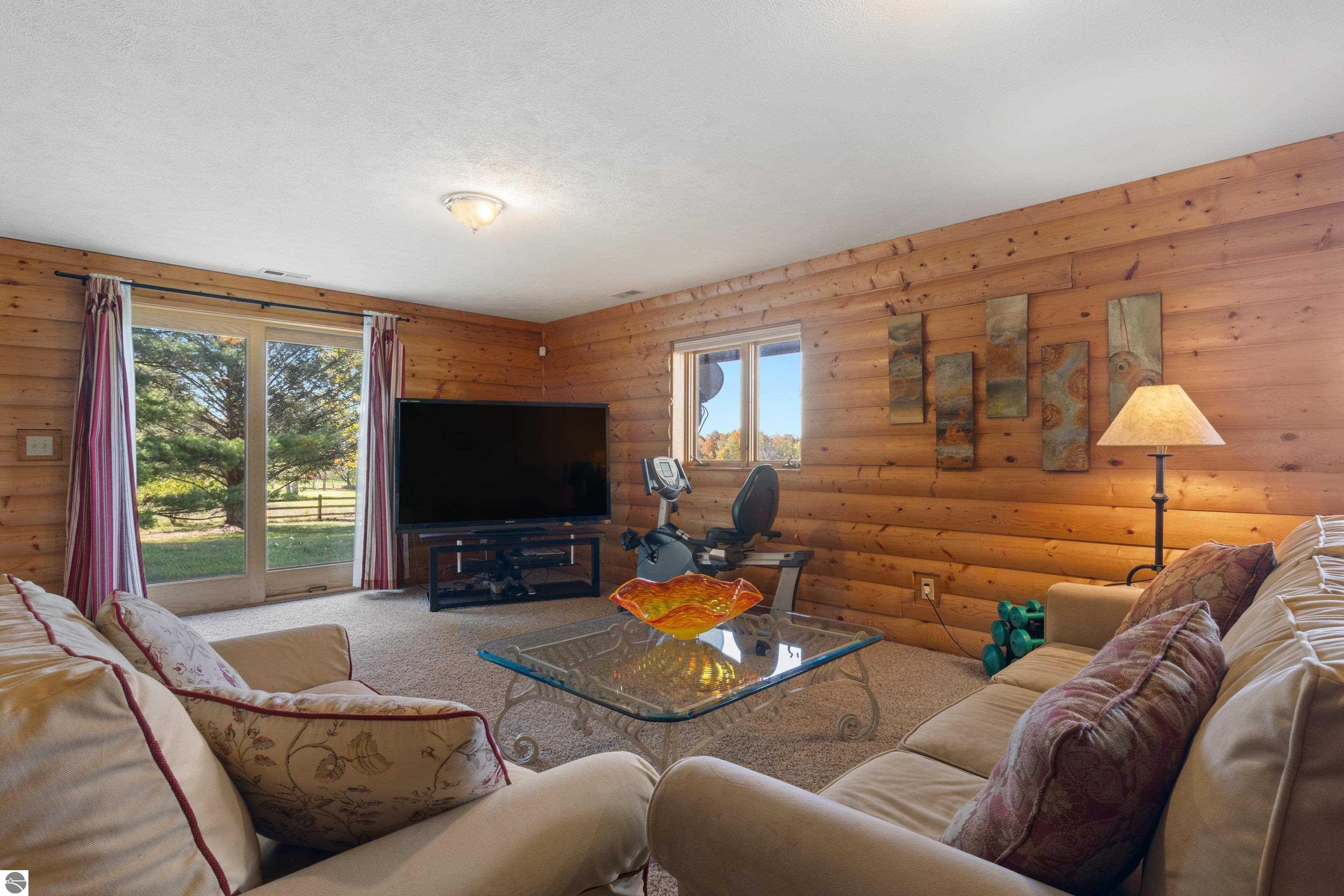 8505 Fairway Drive