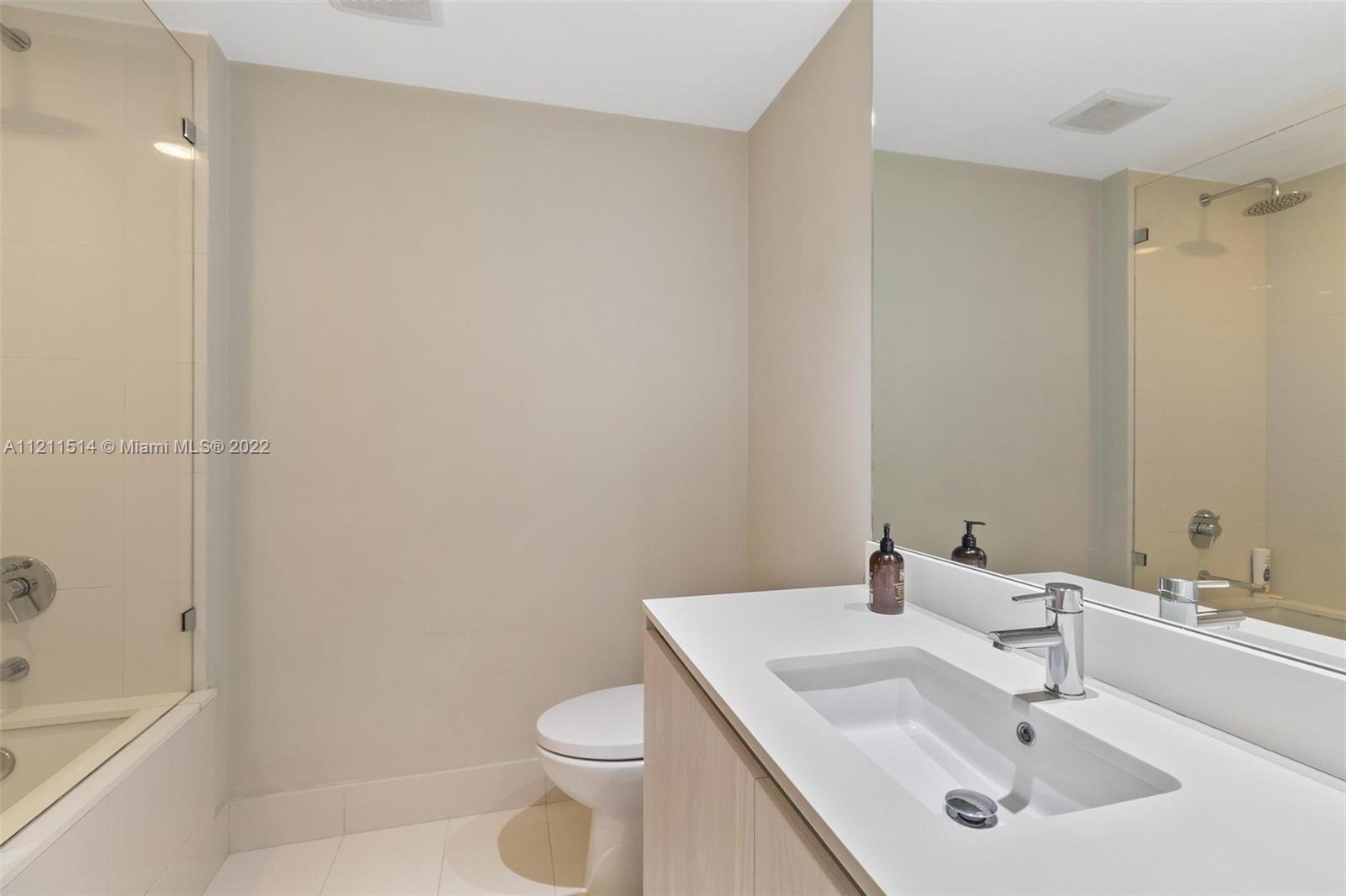 3131 NE 7th Ave # 4805