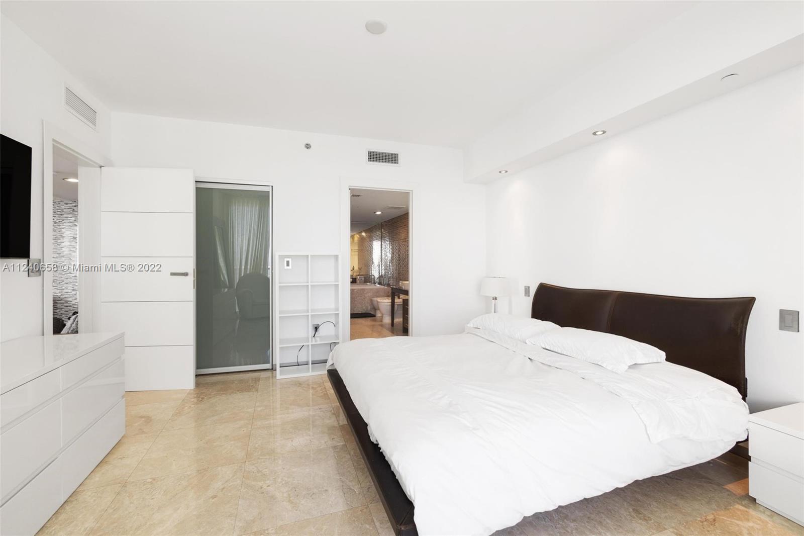 495 Brickell Ave # 5302