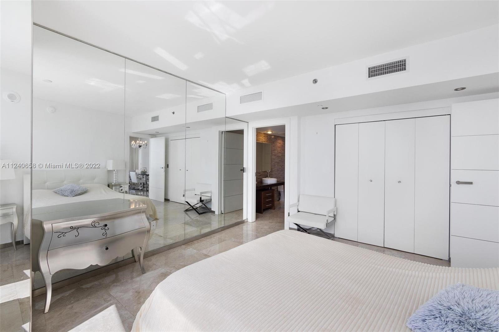 495 Brickell Ave # 5302
