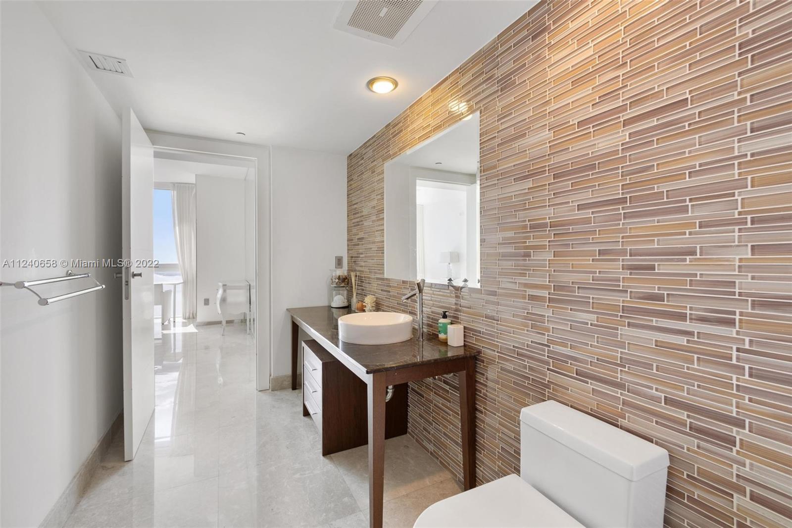 495 Brickell Ave # 5302