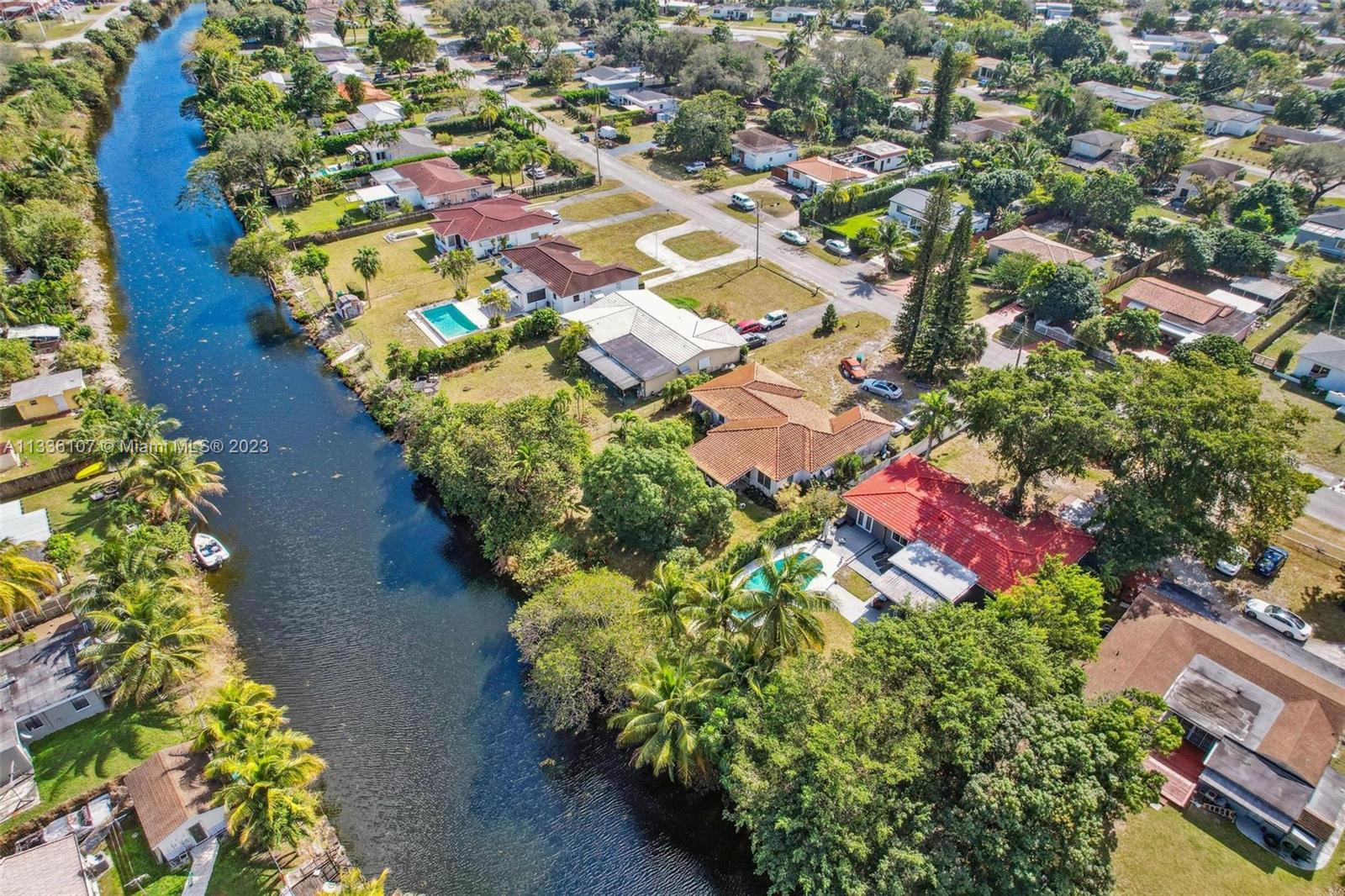 293 S Biscayne River Dr
