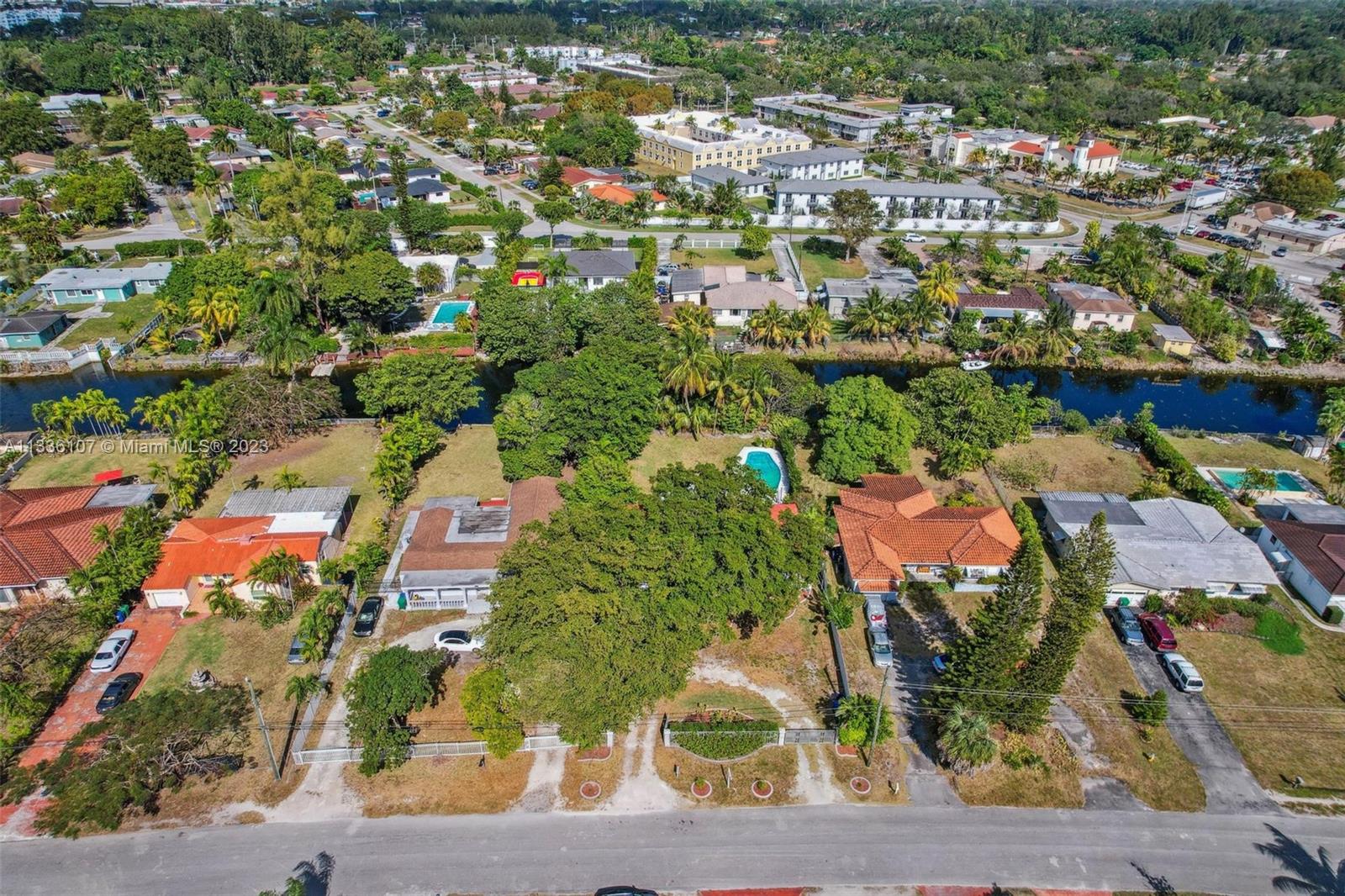 293 S Biscayne River Dr