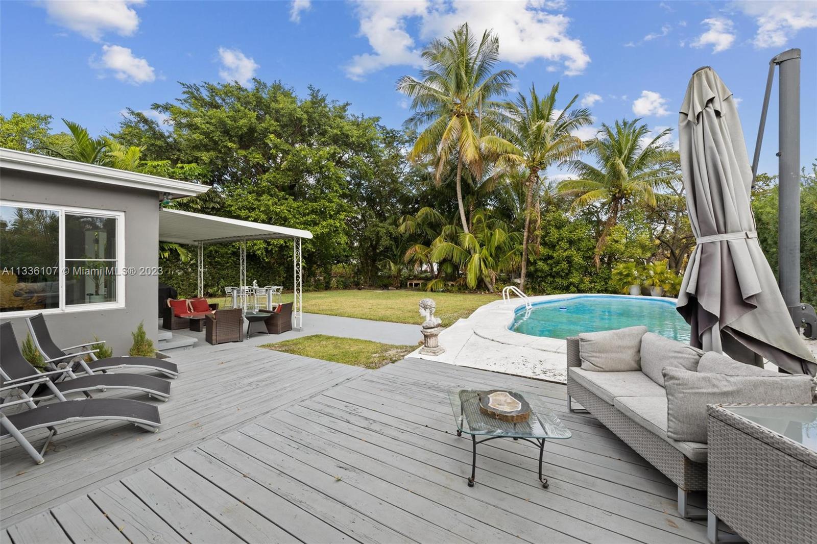 293 S Biscayne River Dr