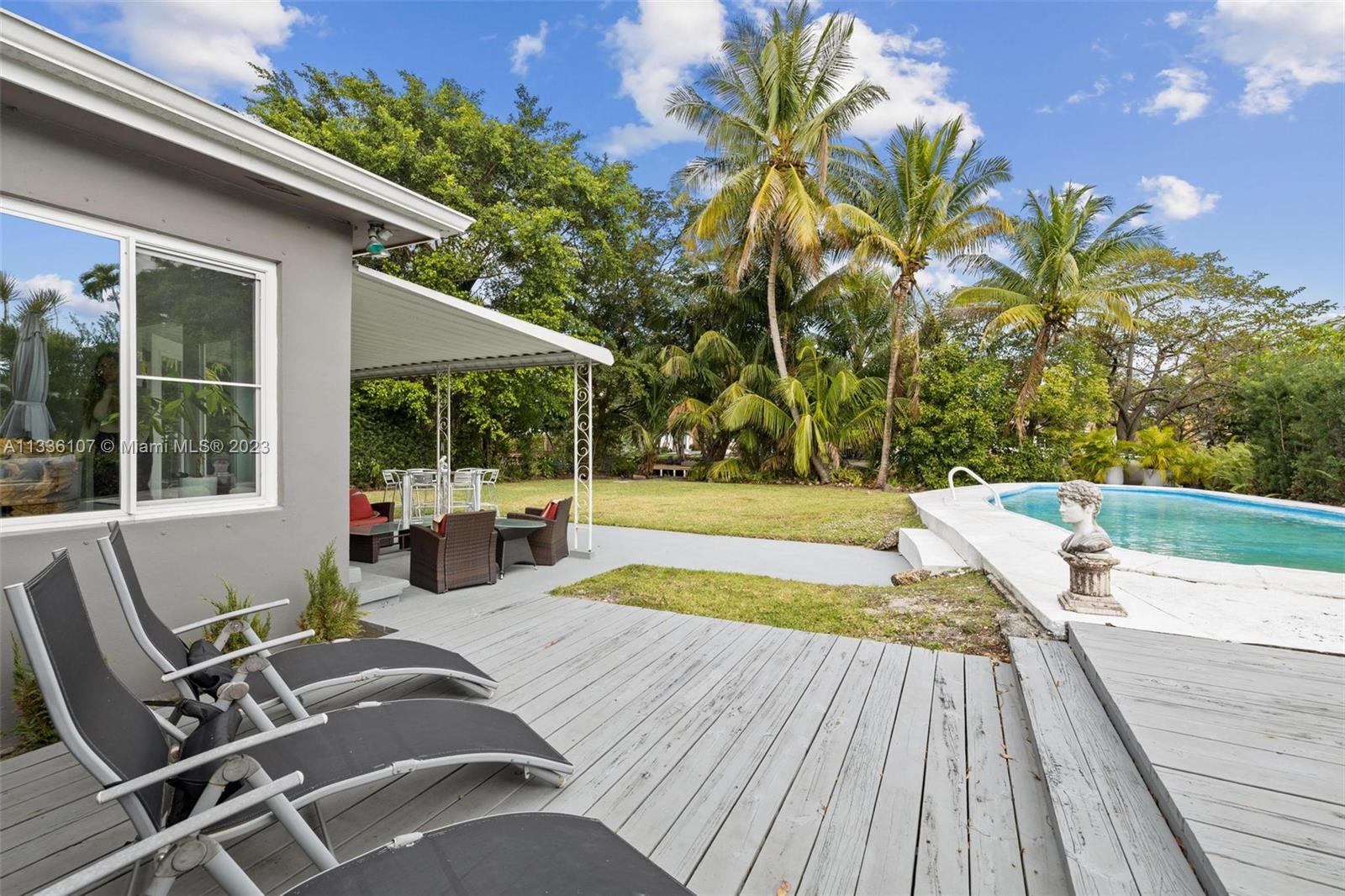 293 S Biscayne River Dr