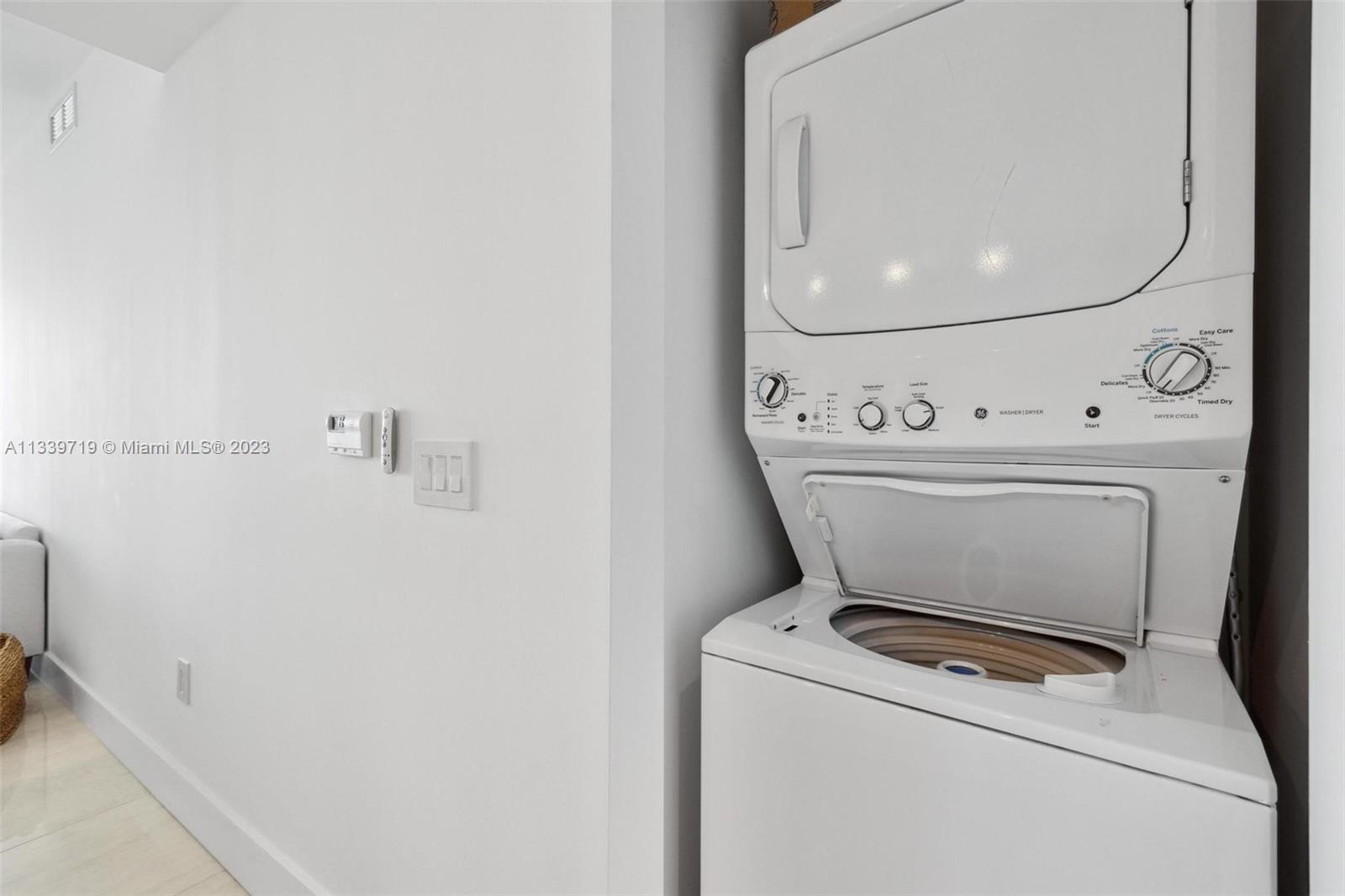 650 NE 32nd St # 1402