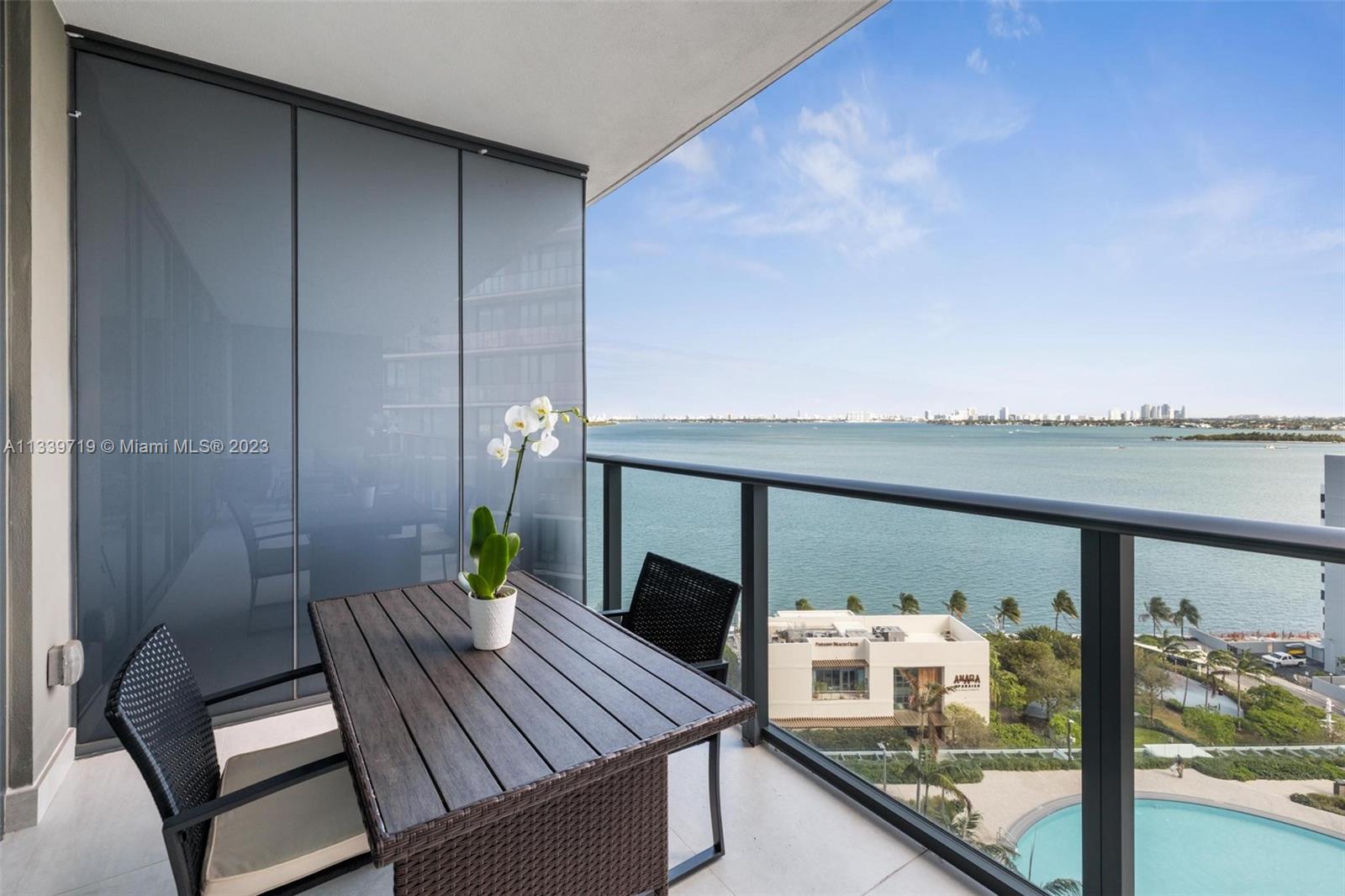 650 NE 32nd St # 1402