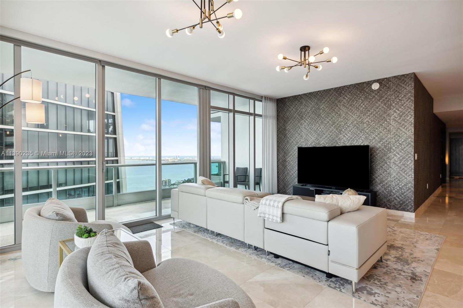 900 Biscayne Blvd # 6009 Unit: PH-6009