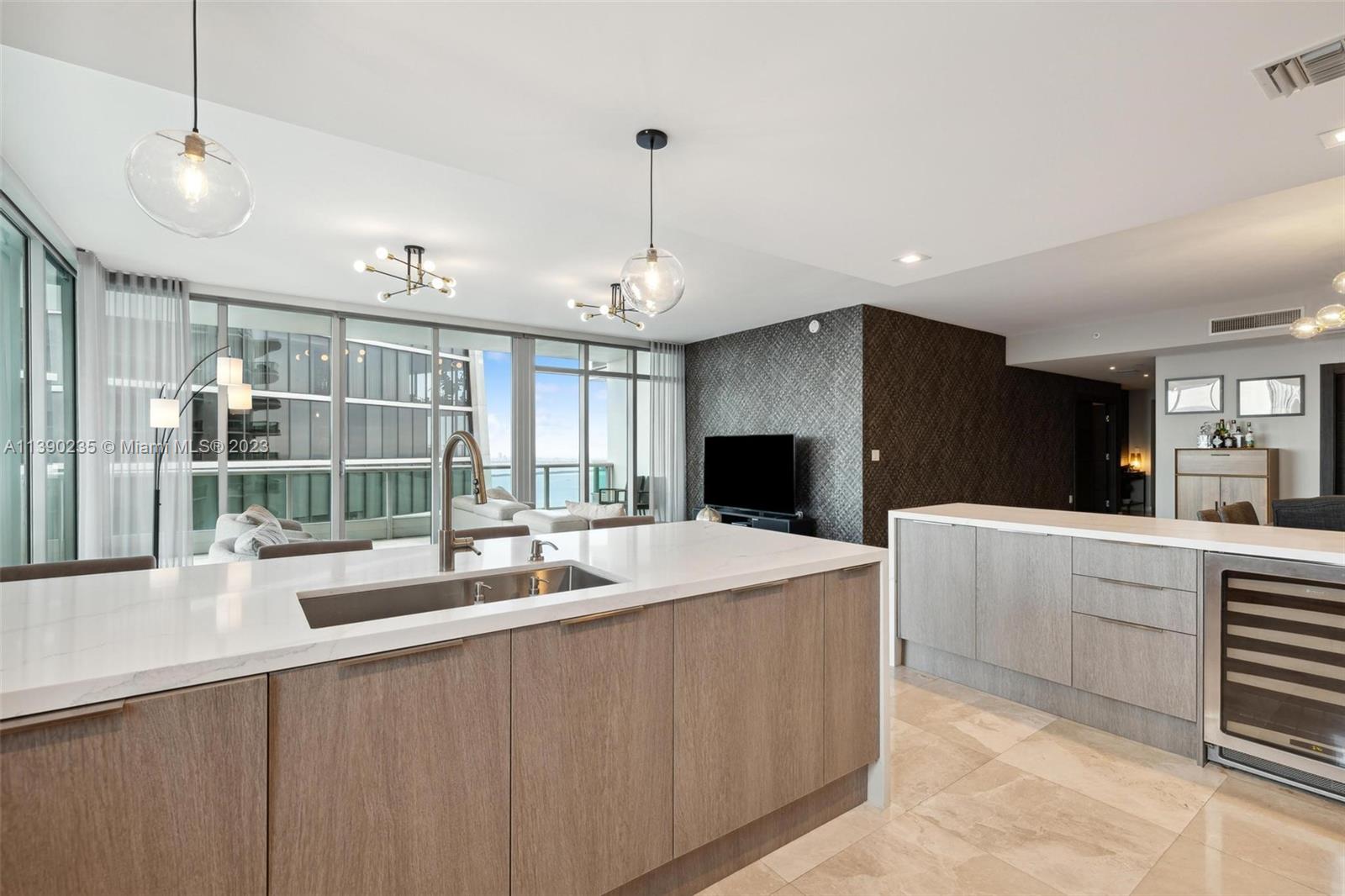 900 Biscayne Blvd # 6009 Unit: PH-6009