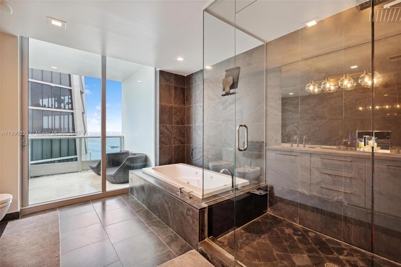 900 Biscayne Blvd # 6009 Unit: PH-6009