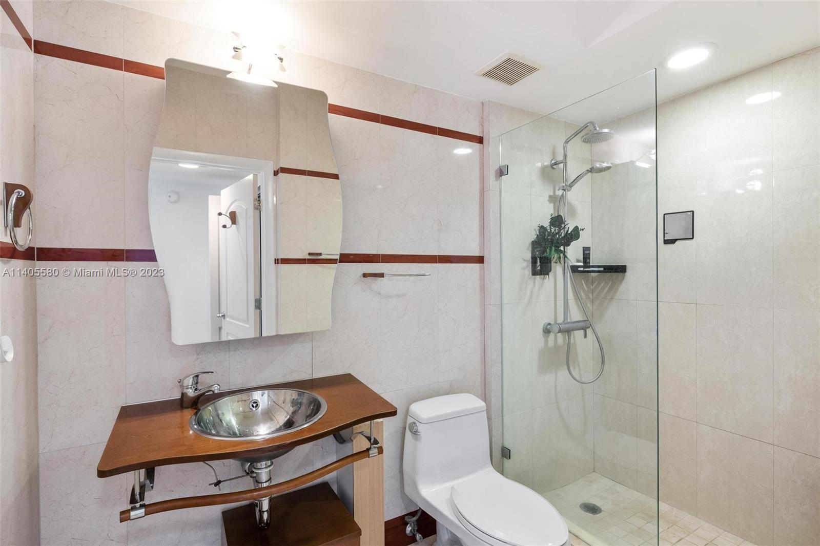 110 Washington Ave # 2420