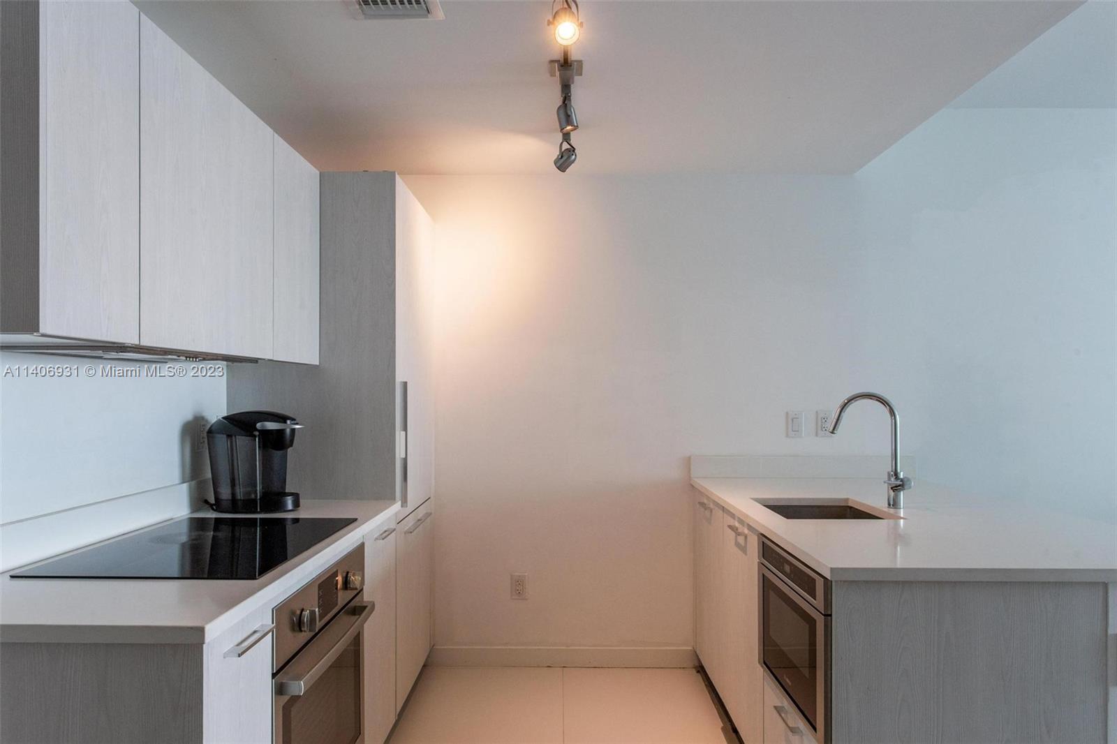 501 NE 31st St # 2203