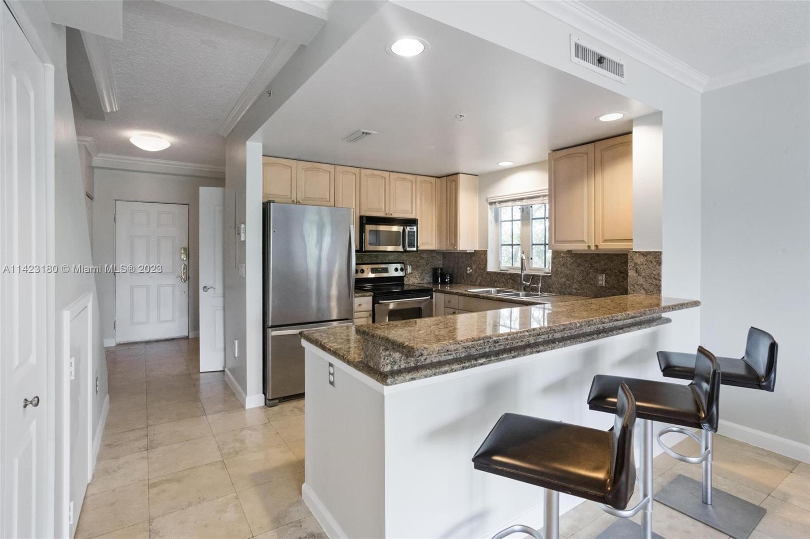300 Euclid Ave # 206