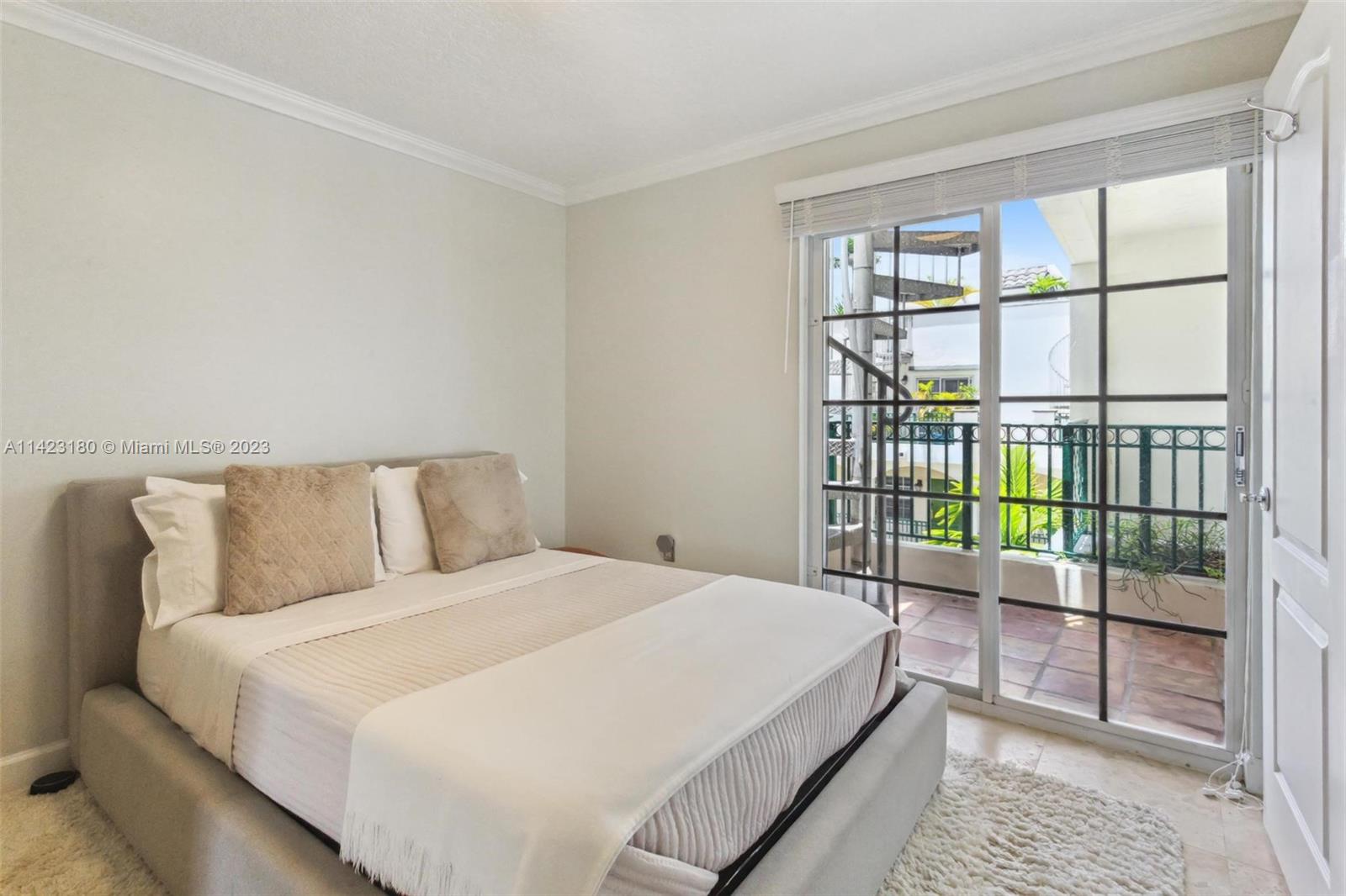 300 Euclid Ave # 206