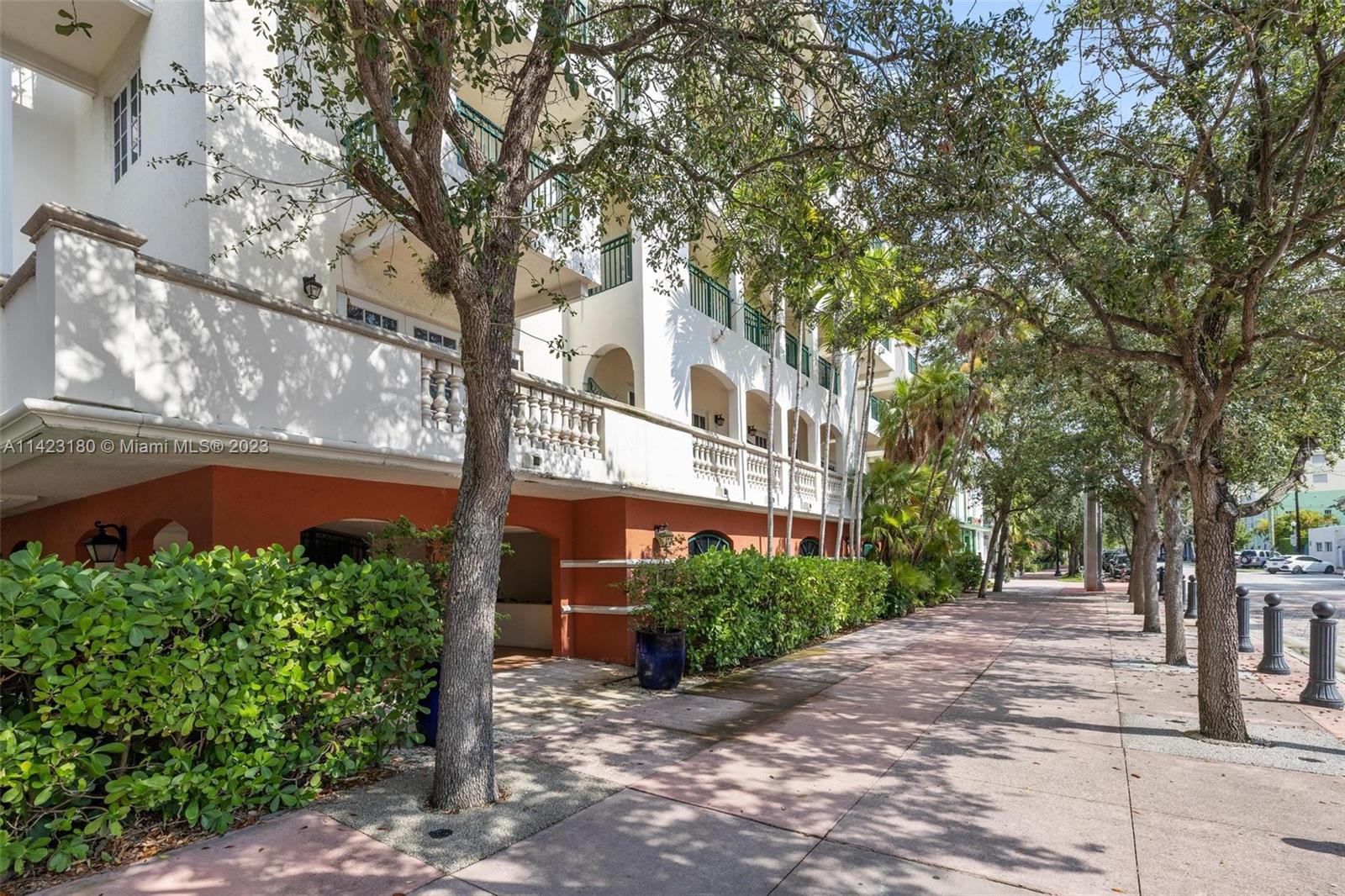 300 Euclid Ave # 206