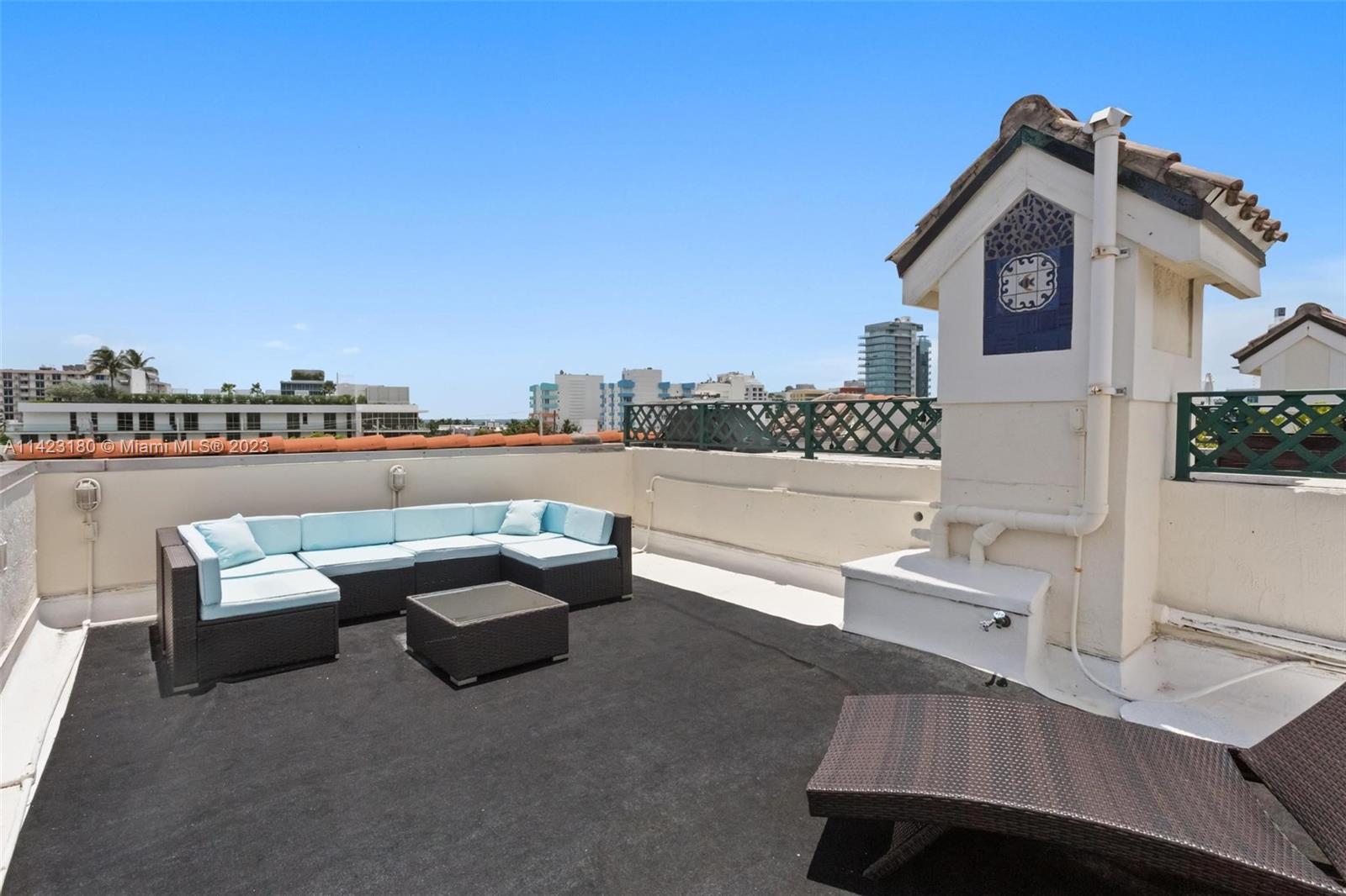 300 Euclid Ave # 206