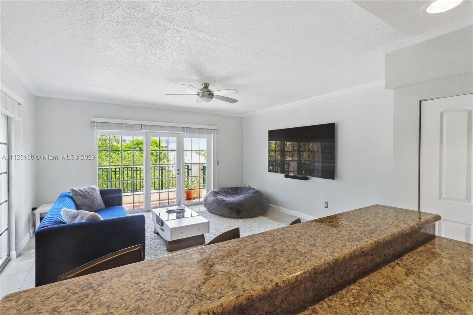 300 Euclid Ave # 206