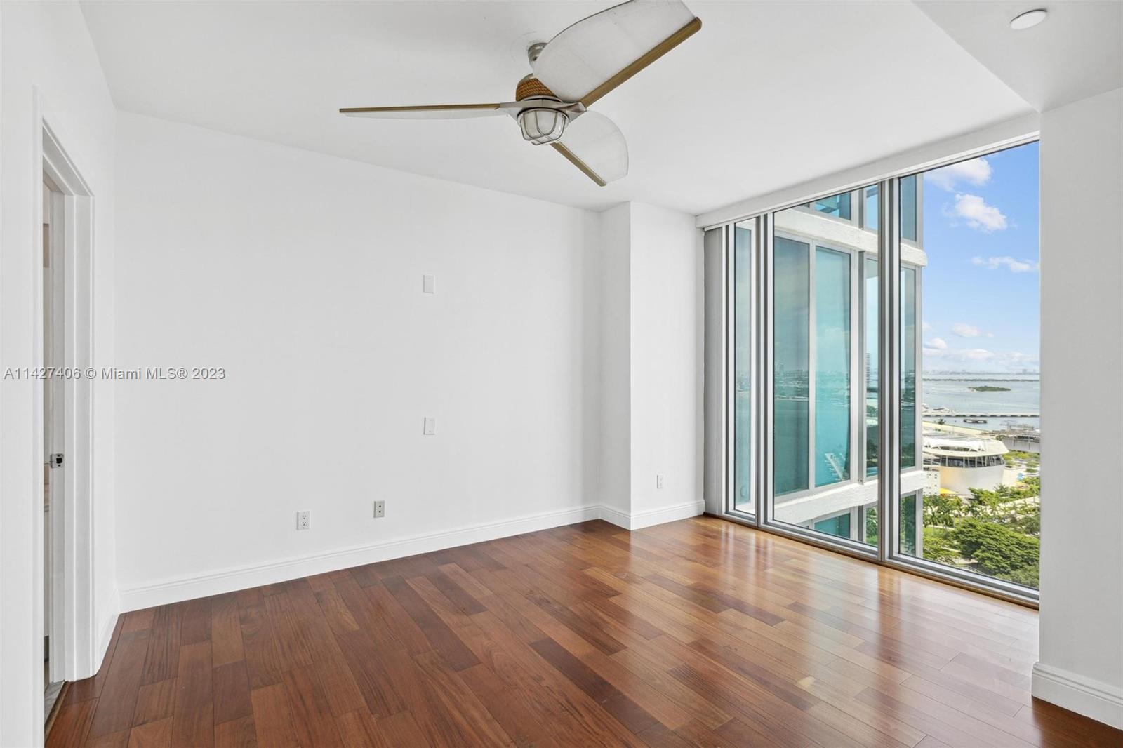 888 Biscayne Blvd # 2208