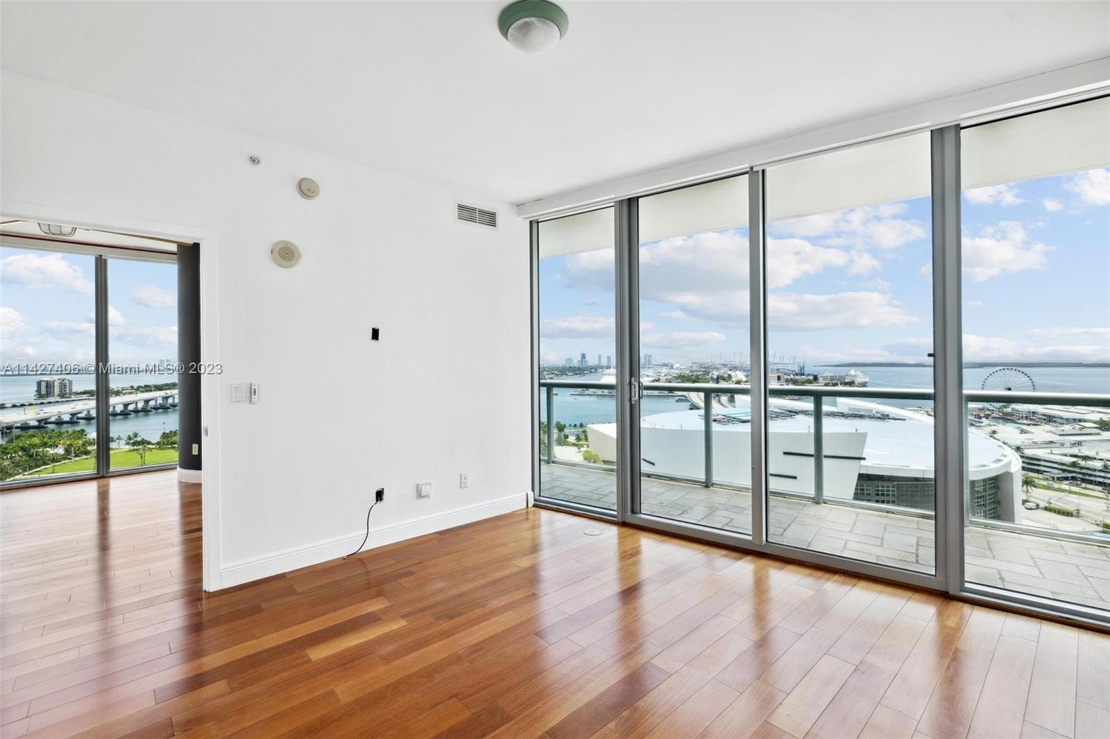888 Biscayne Blvd # 2208