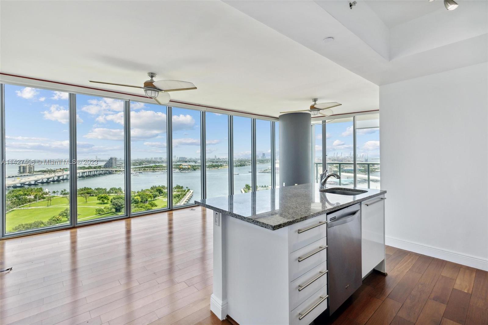 888 Biscayne Blvd # 2208