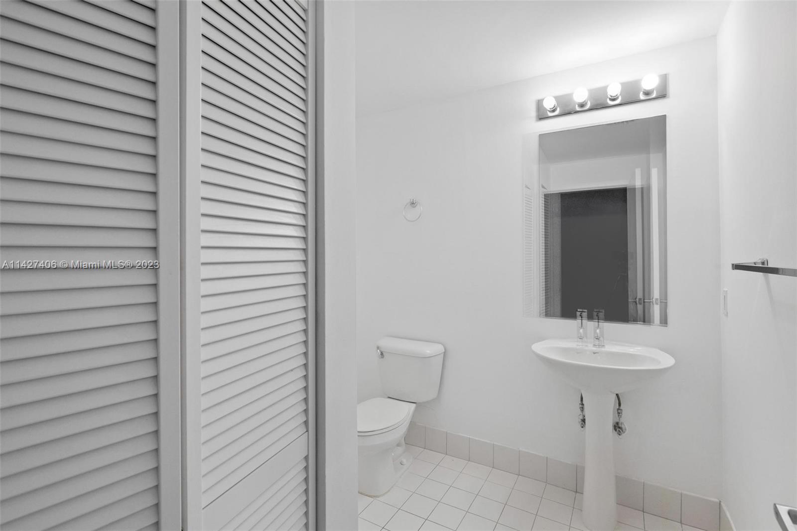 888 Biscayne Blvd # 2208