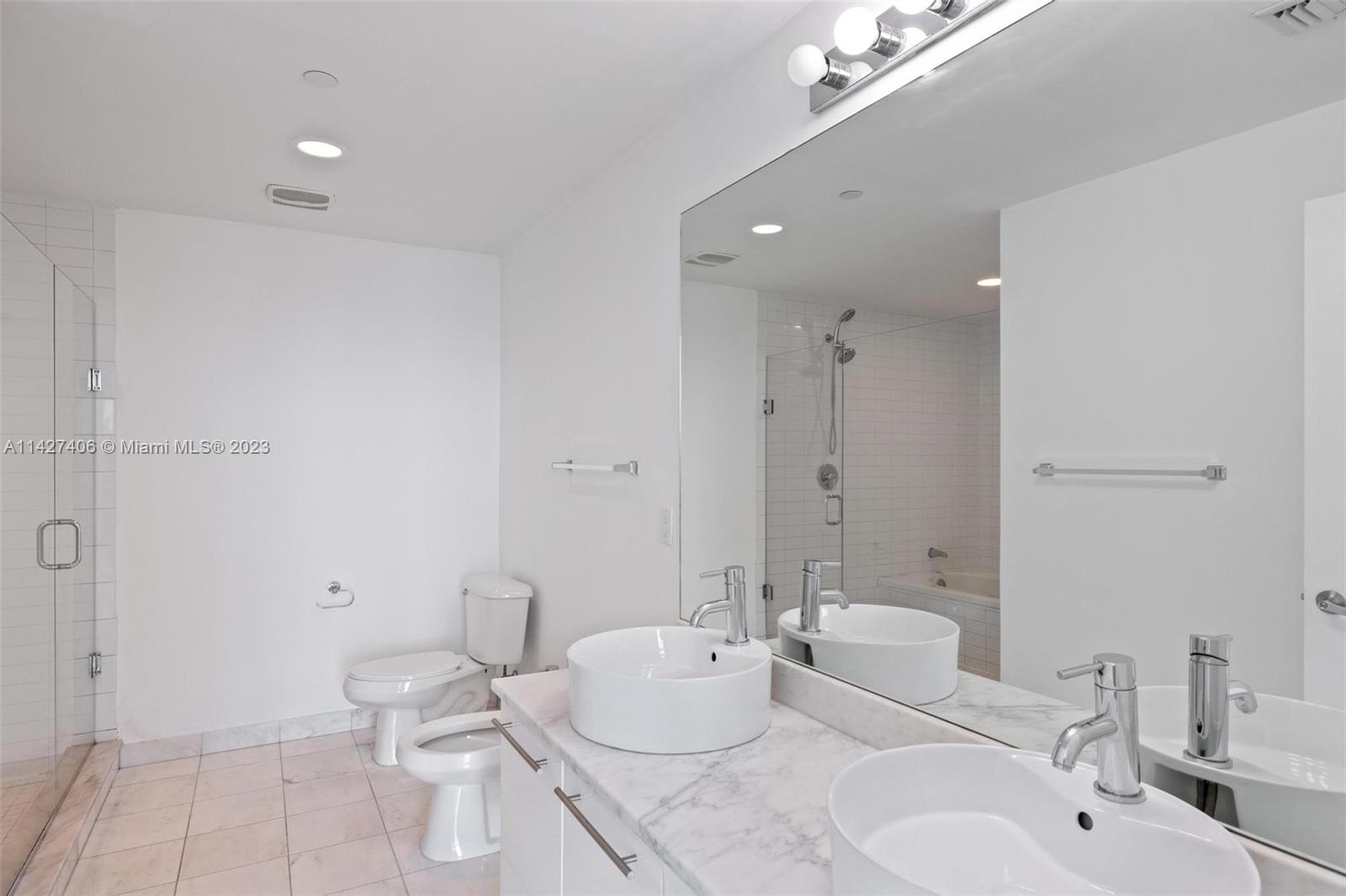 888 Biscayne Blvd # 2208
