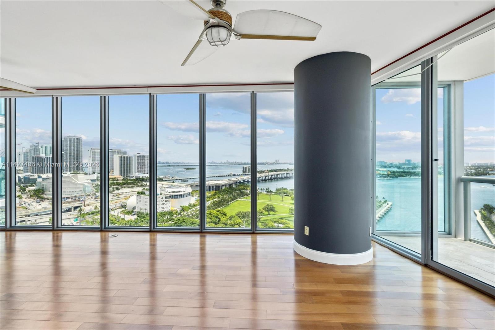 888 Biscayne Blvd # 2208