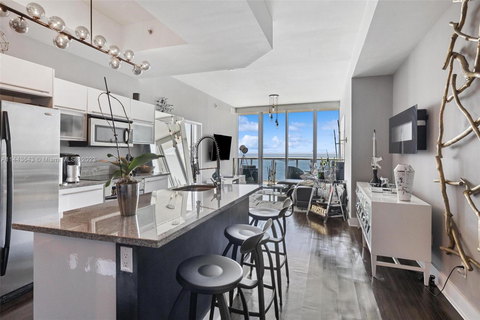 888 Biscayne Blvd # 4904