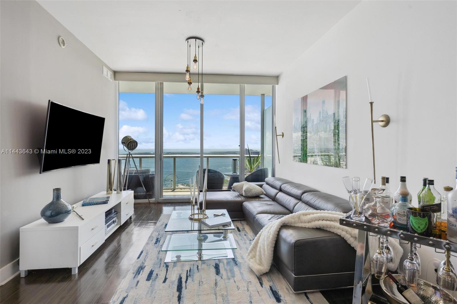 888 Biscayne Blvd # 4904