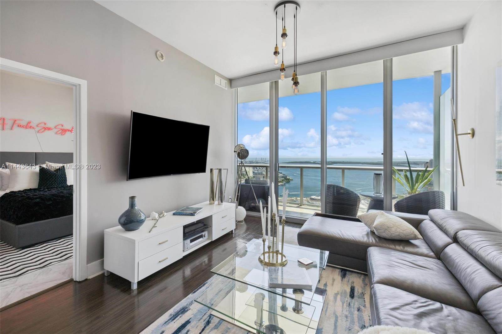 888 Biscayne Blvd # 4904