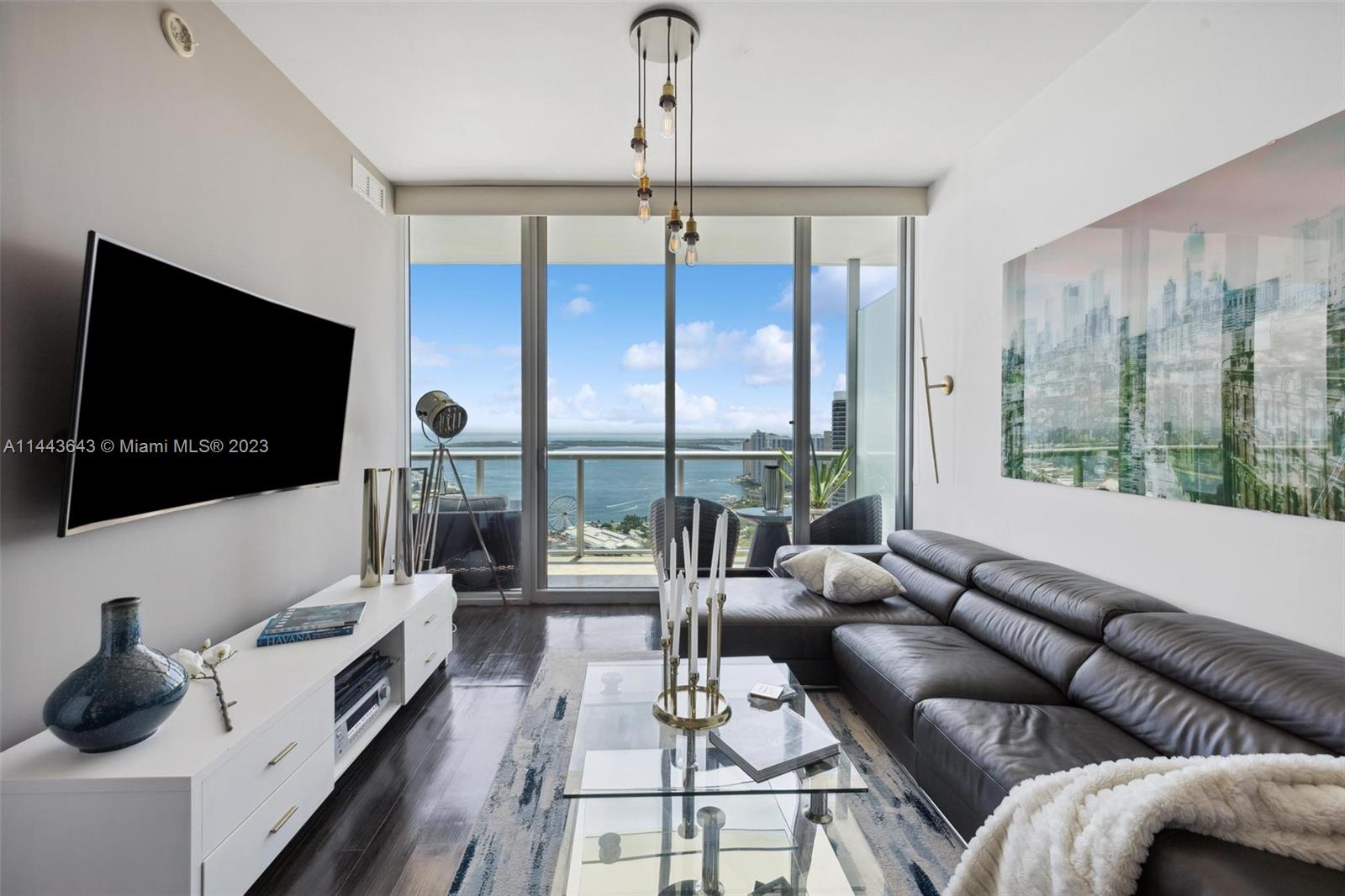 888 Biscayne Blvd # 4904