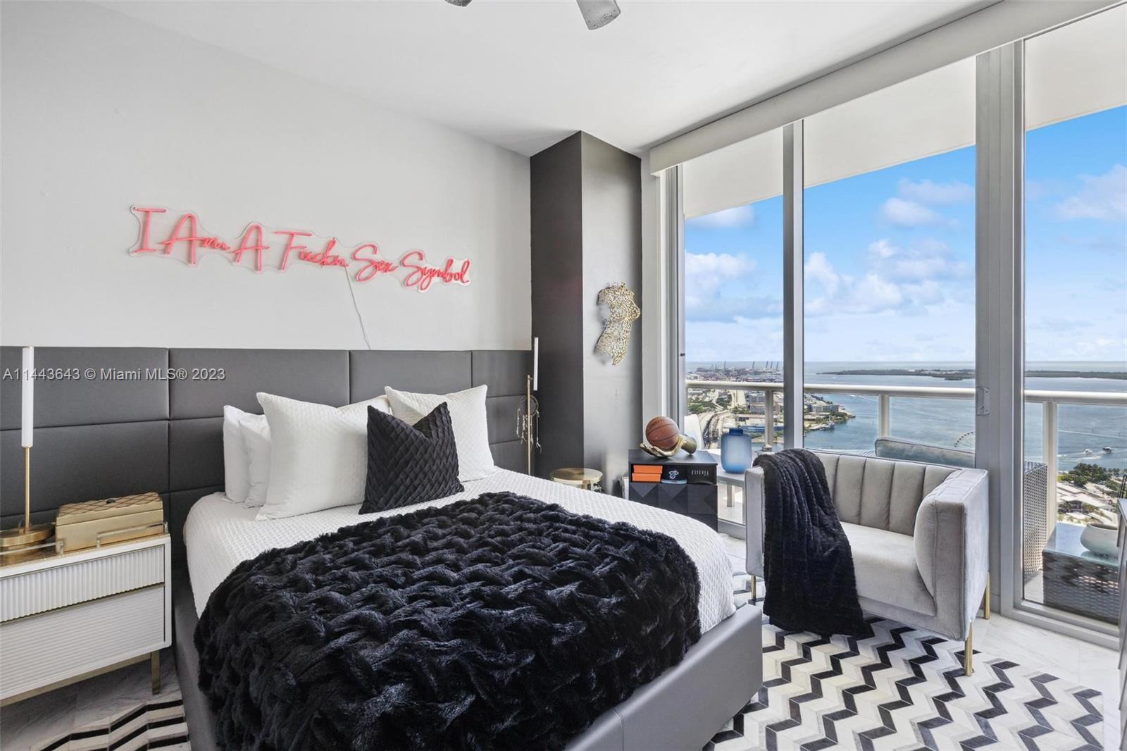 888 Biscayne Blvd # 4904