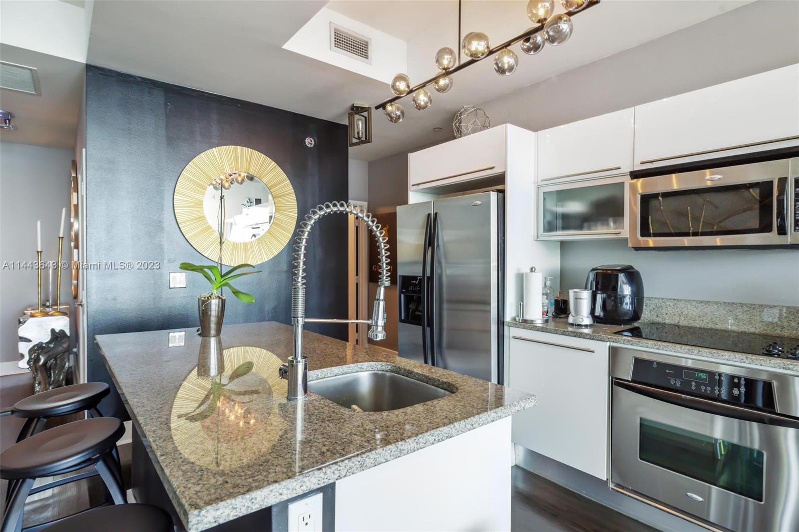 888 Biscayne Blvd # 4904