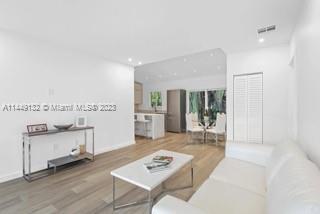 12 Farrey Ln