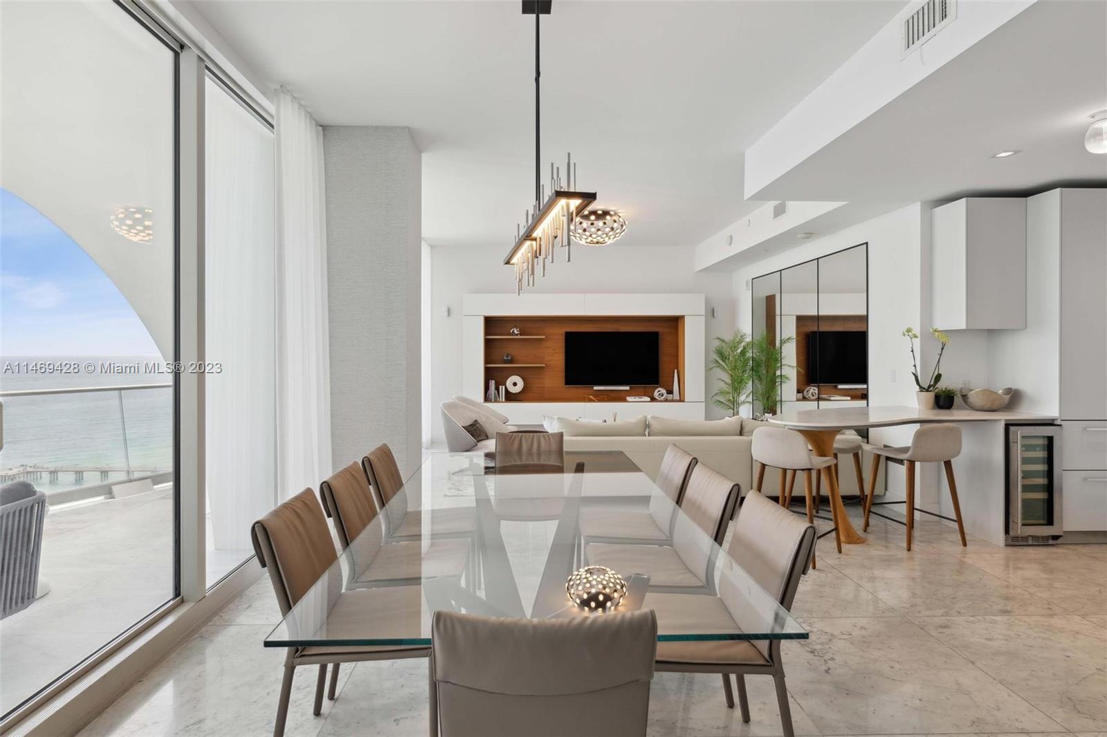 16901 Collins Ave # 1902