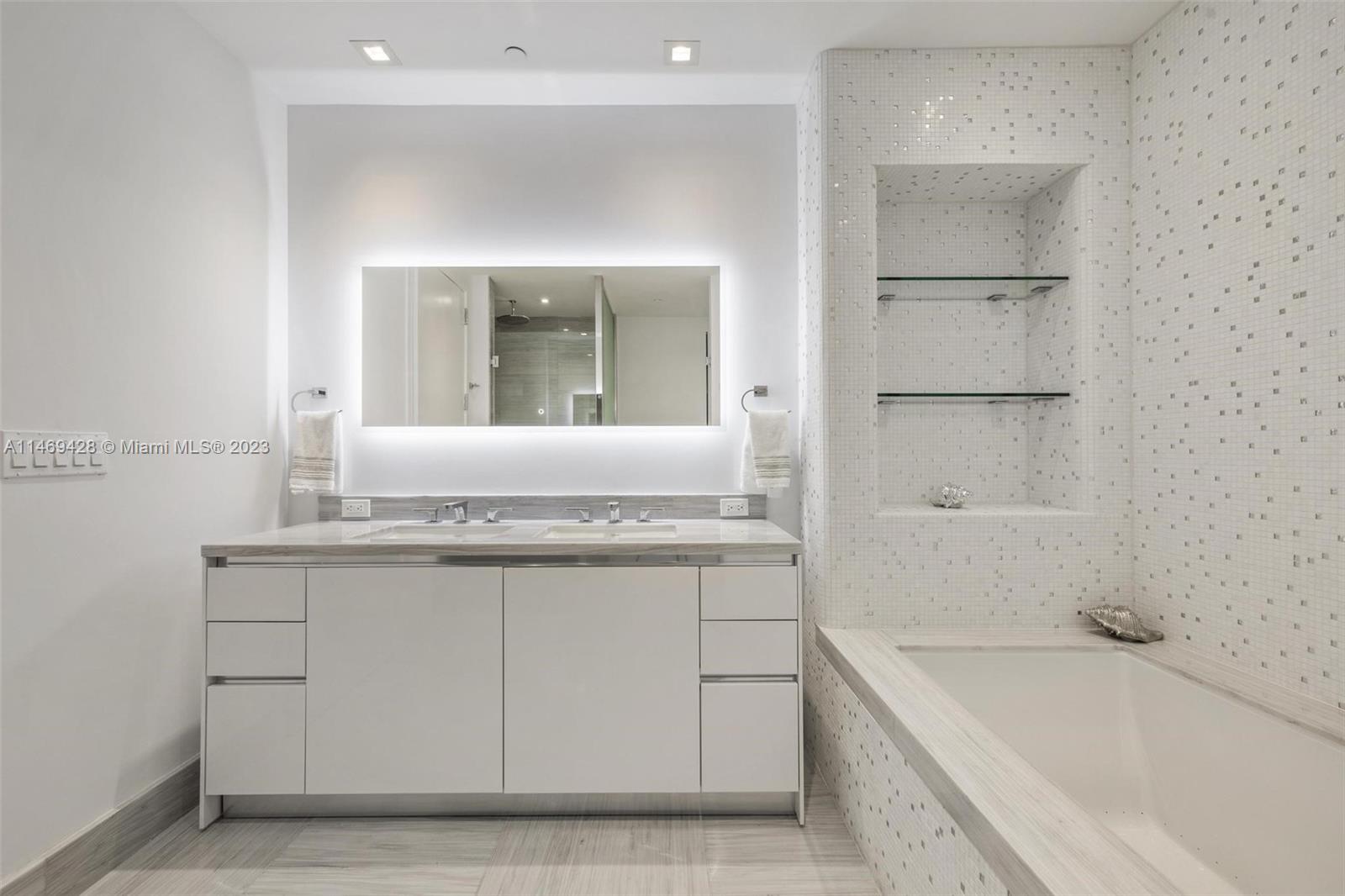 16901 Collins Ave # 1902