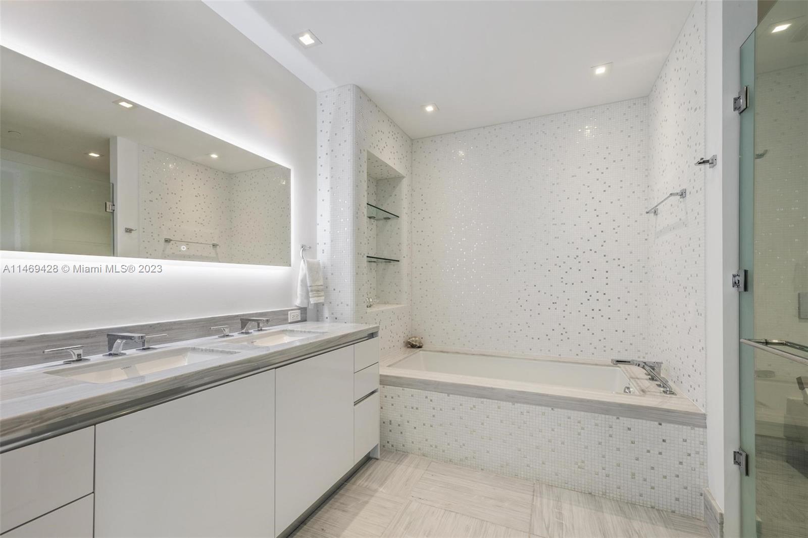 16901 Collins Ave # 1902