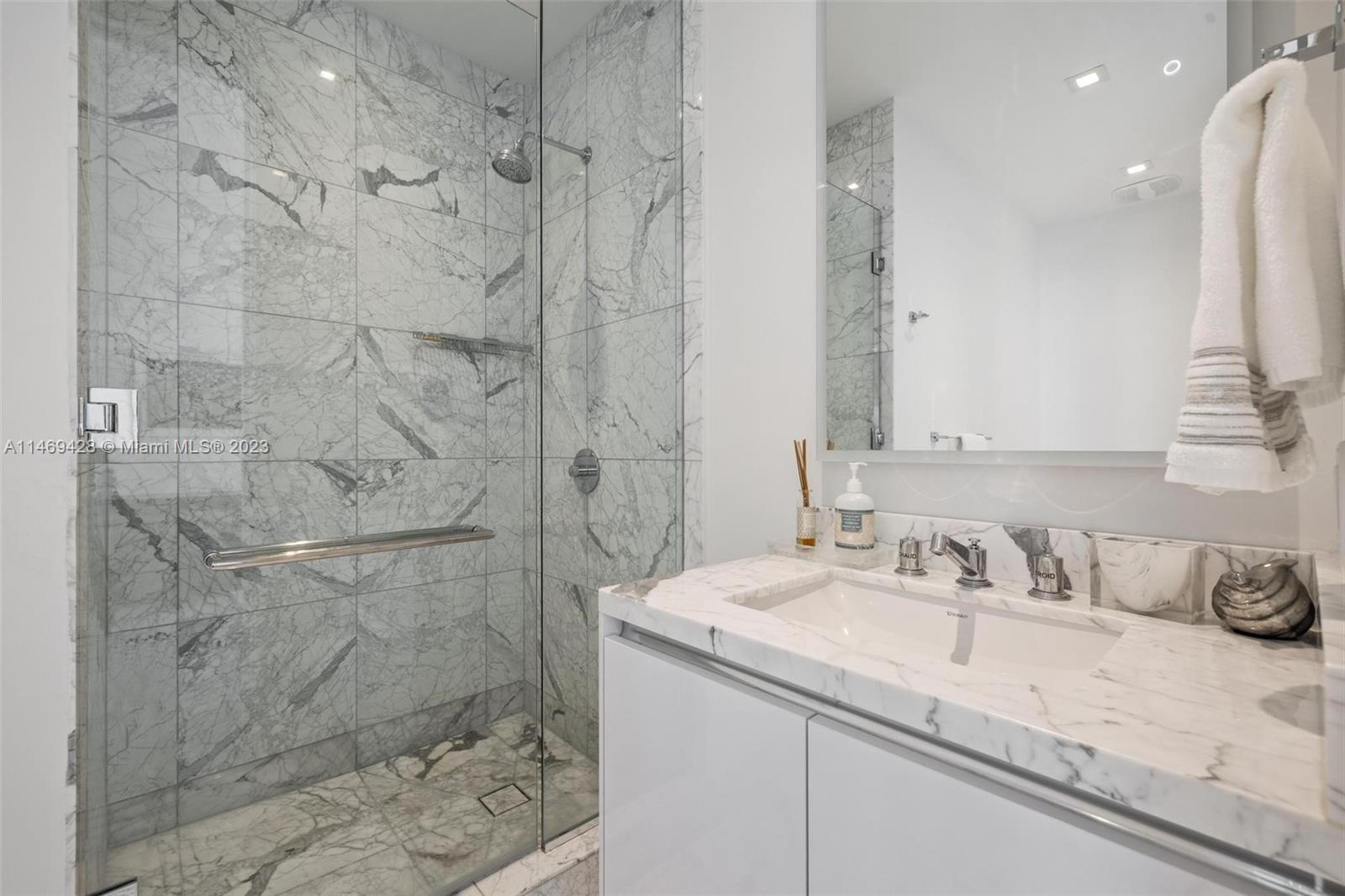 16901 Collins Ave # 1902