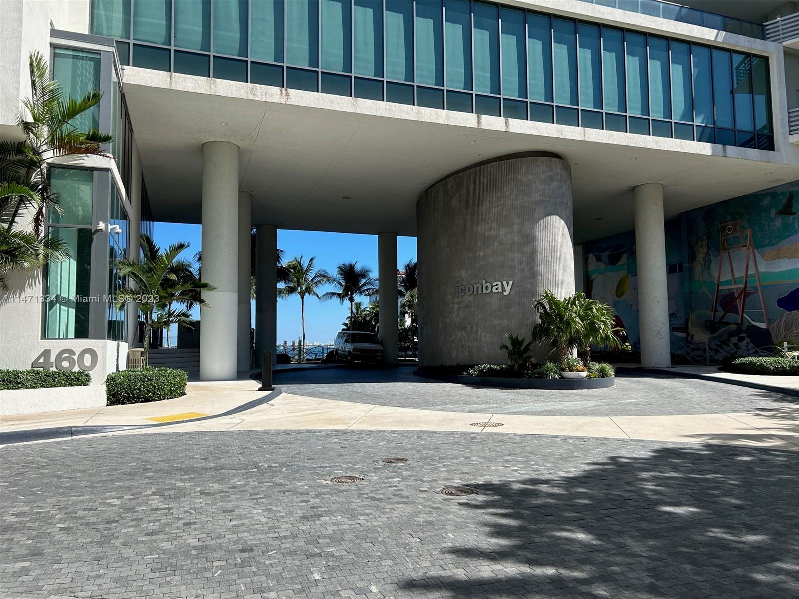 460 NE 28th St # 2401